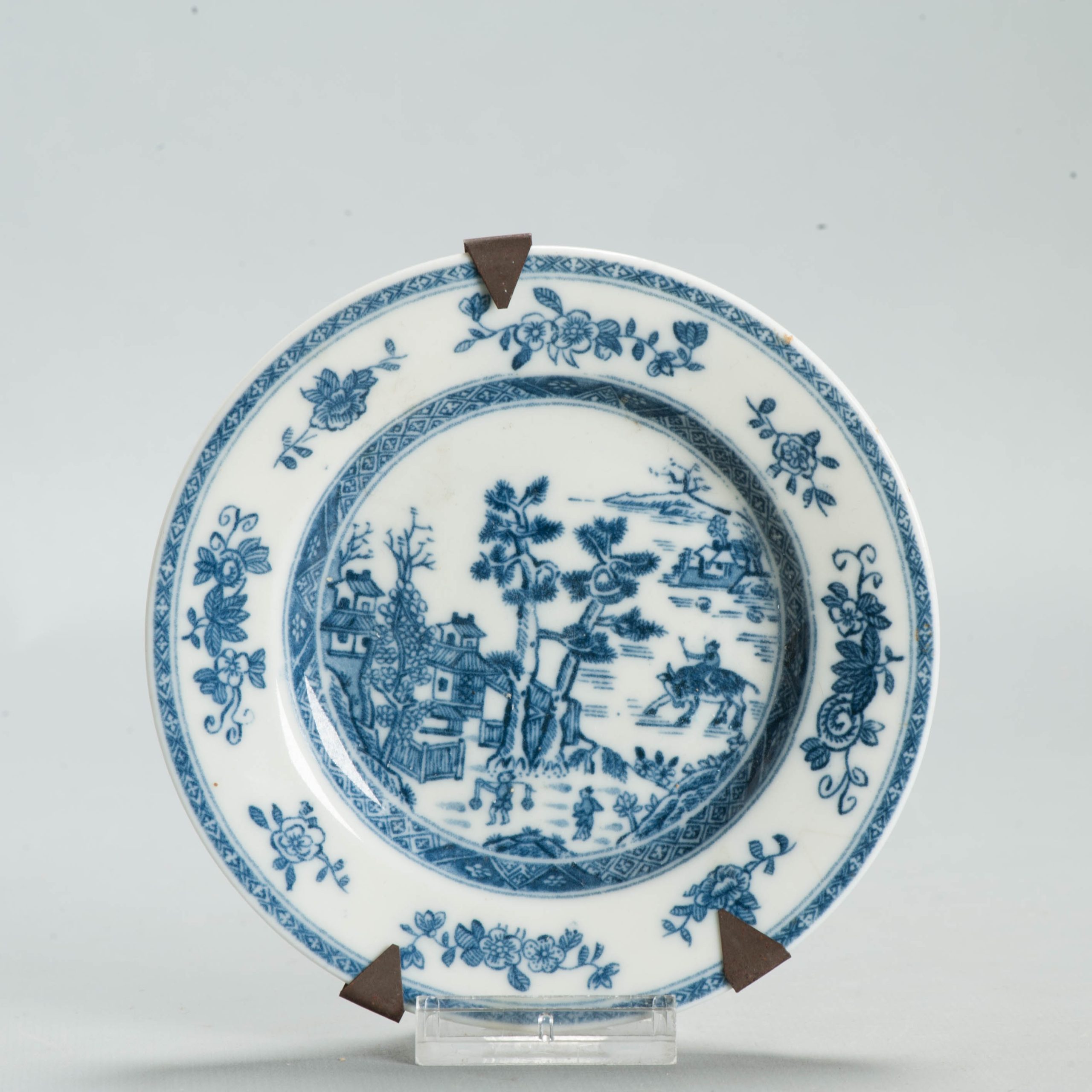 Antique ca 1900 european mosa Plate maastricht Hunter kangxi style
