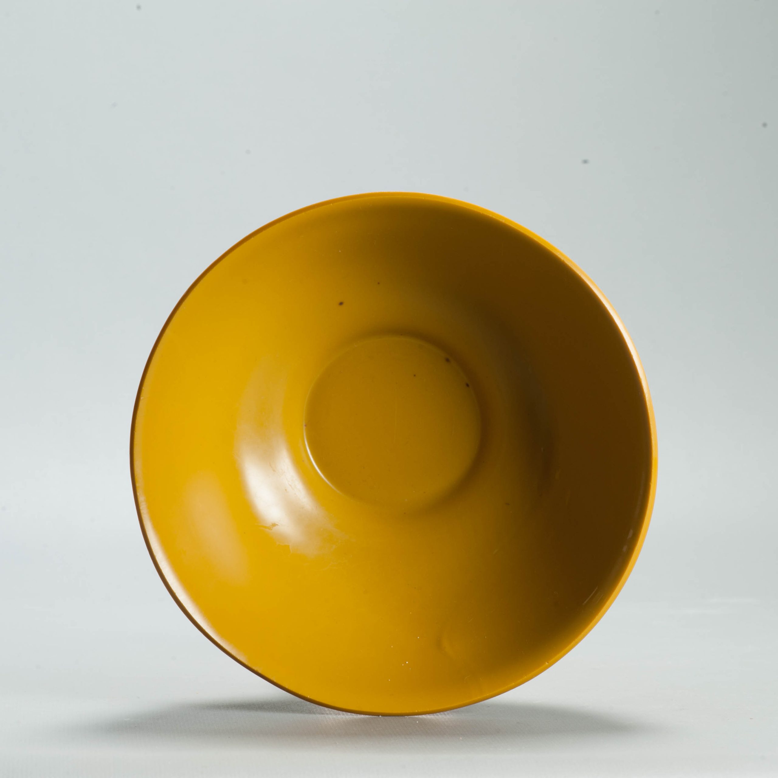 Antique Chinese 19th/20th Century Peking Glass Bowl Mustard Yellow Monochrome - Image 3