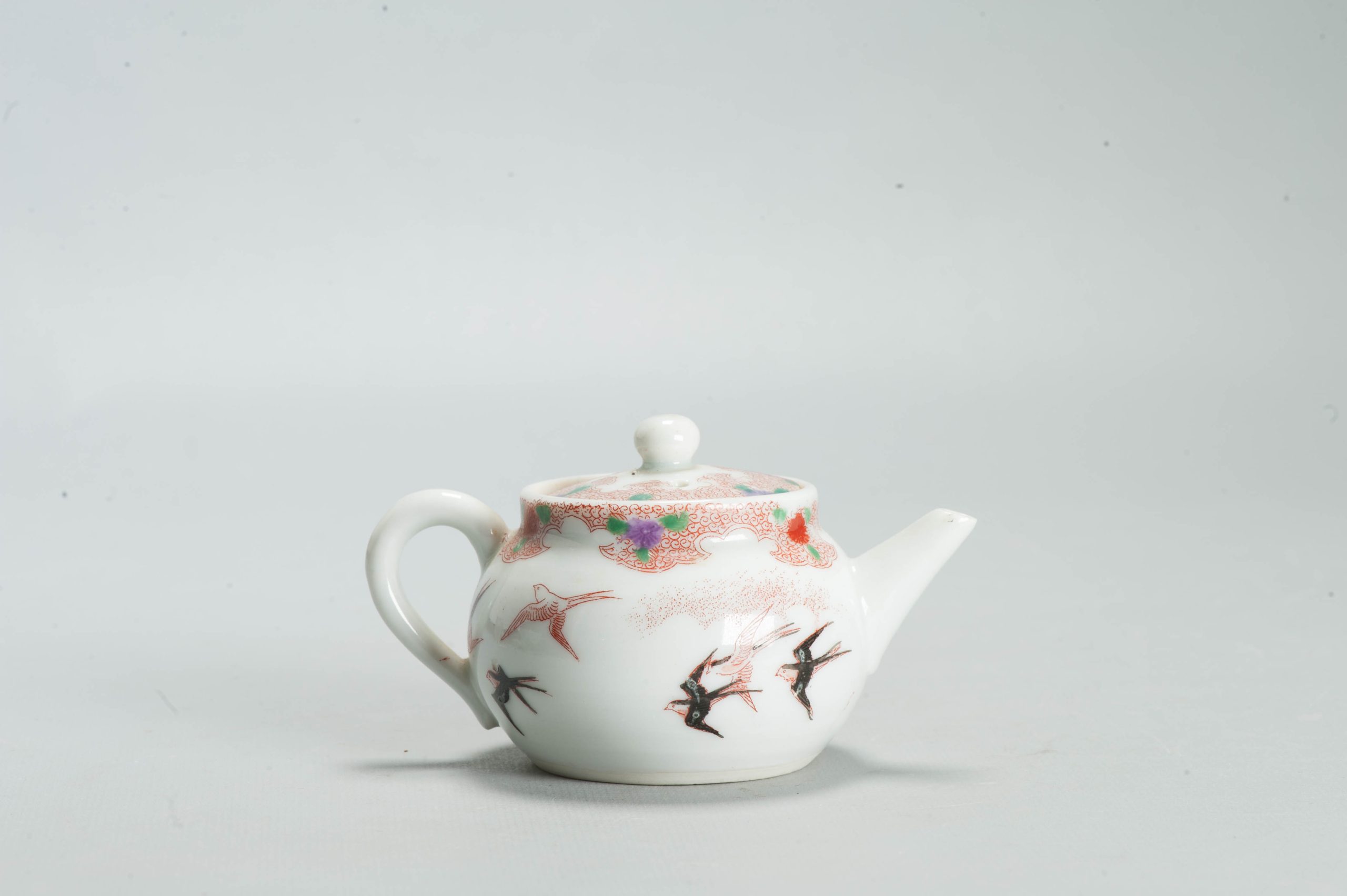 Antique 19th/20th c Period Japanese Porcelain Kutani Teapot with Birds