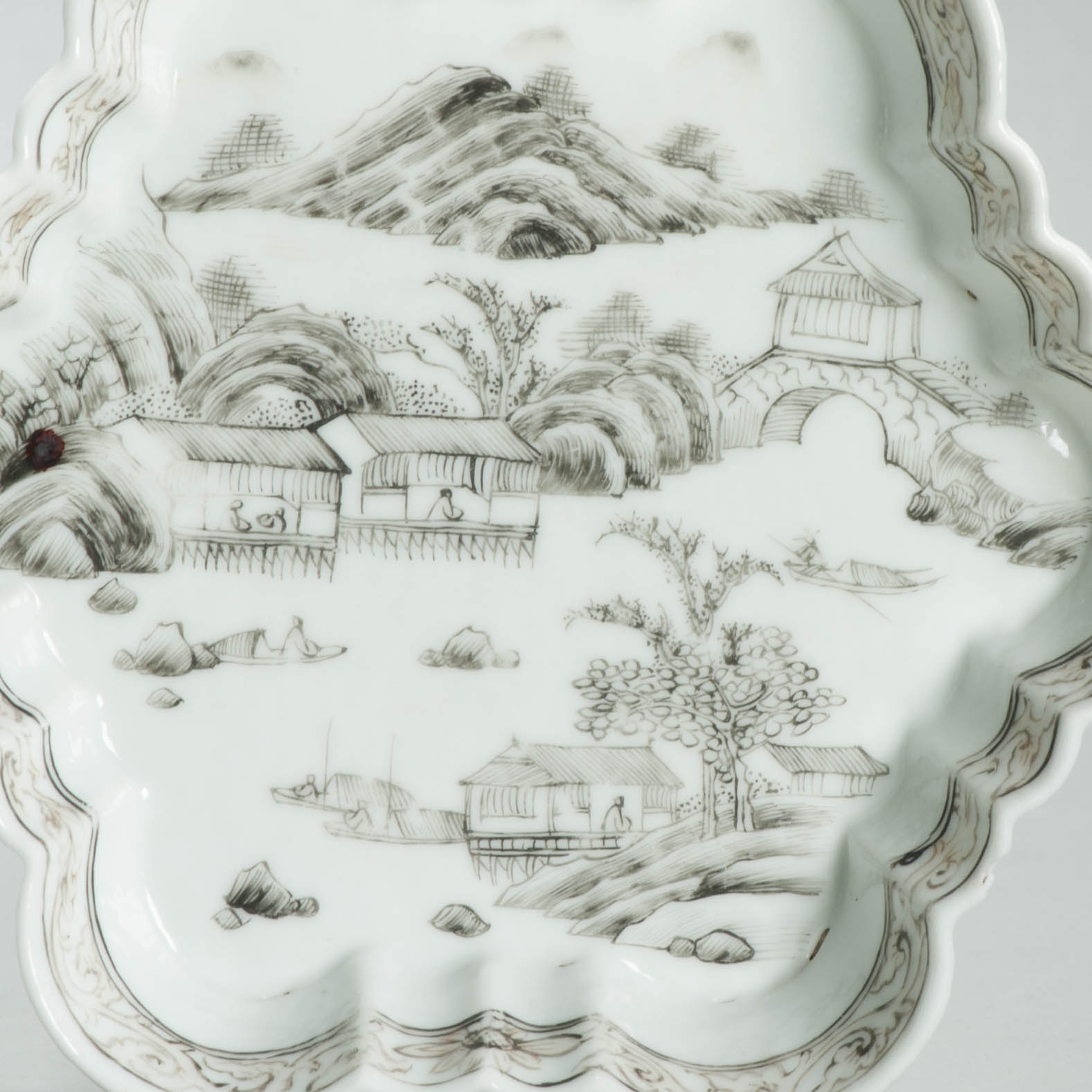 Antique 18C Qianlong Chinese Porcelain Pattipan Encre de Chine Landscape - Image 3