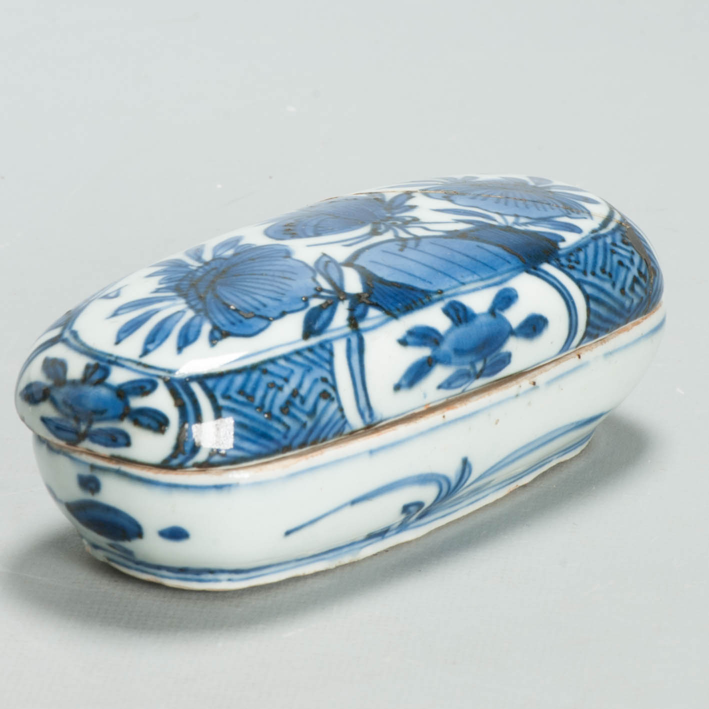 Antique Ming Wanli Chinese Kraak Porcelain Betel Box Flowers Butterflies 17C - Image 5