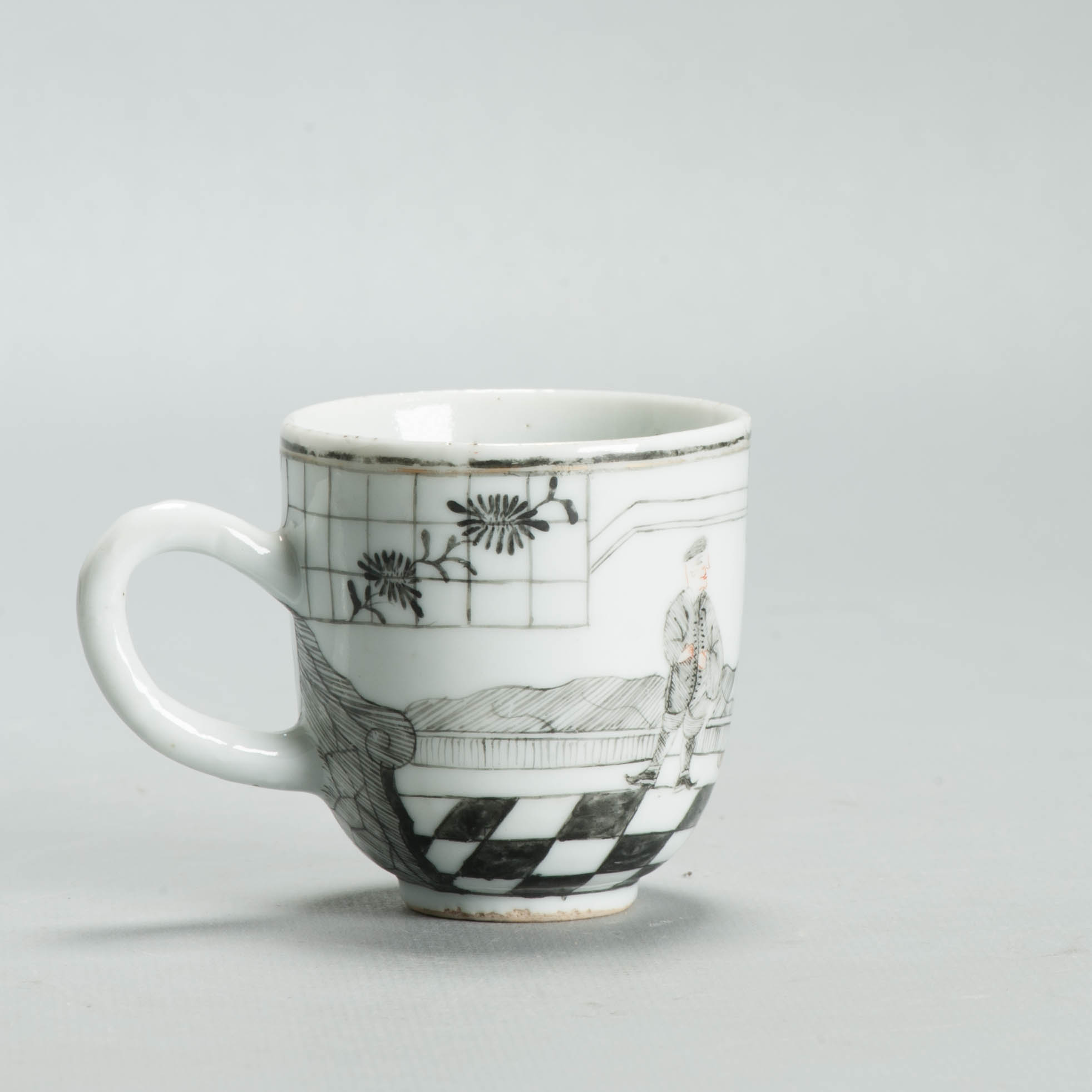 Antique 1730-50 Chinese Porcelain Coffee Cup Encre de Chine Figural Scene - Image 4