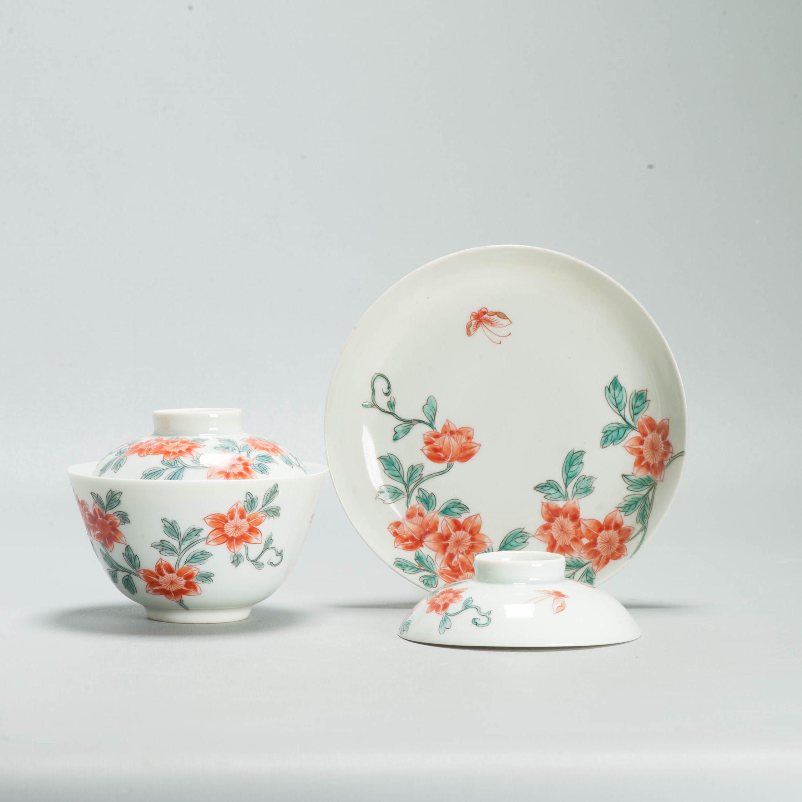 Antique Chinese Porcelain Gaiwan Tea Bowl Famille Verte Flowers Butterflies - Image 5
