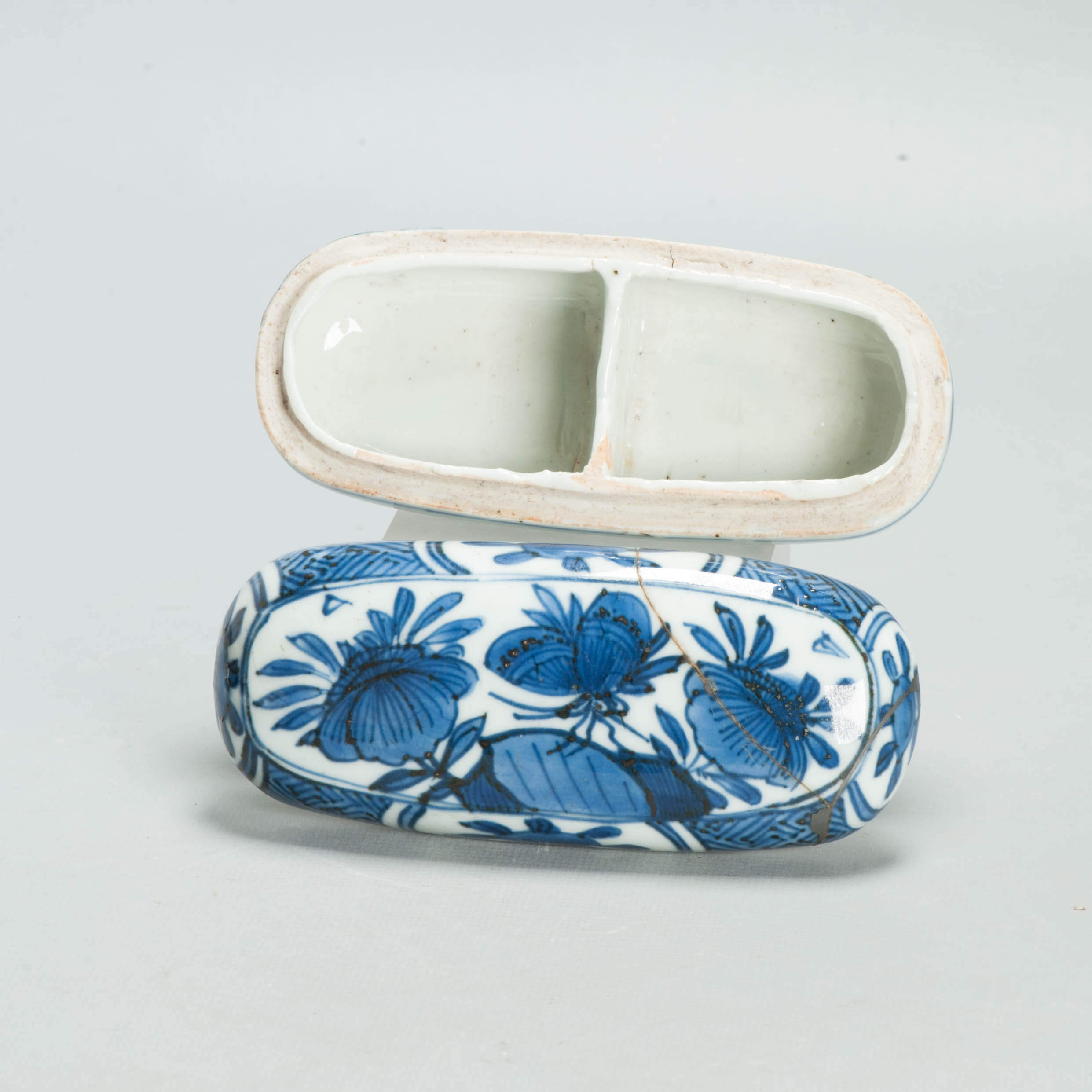 Antique Ming Wanli Chinese Kraak Porcelain Betel Box Flowers Butterflies 17C - Image 9