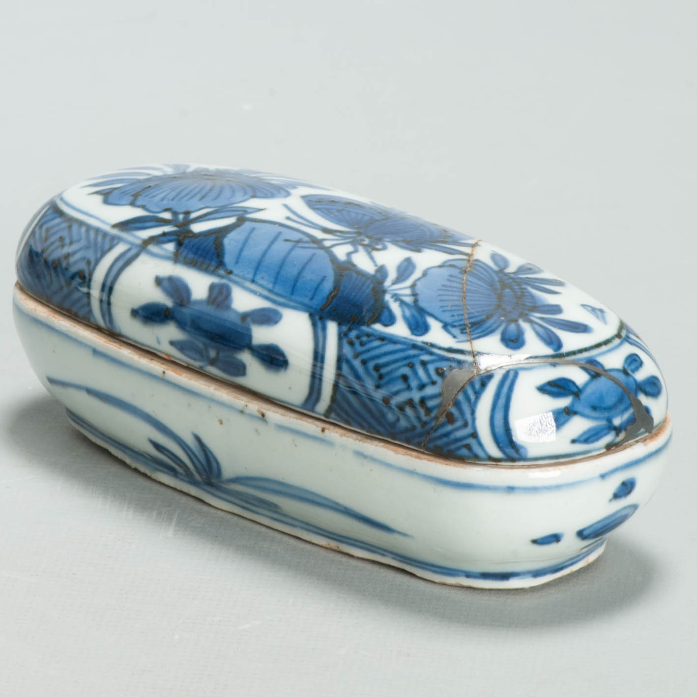 Antique Ming Wanli Chinese Kraak Porcelain Betel Box Flowers Butterflies 17C - Image 6