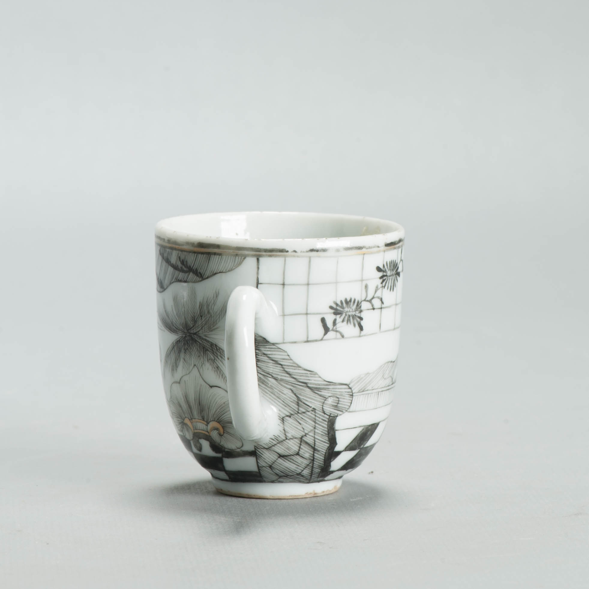 Antique 1730-50 Chinese Porcelain Coffee Cup Encre de Chine Figural Scene - Image 6