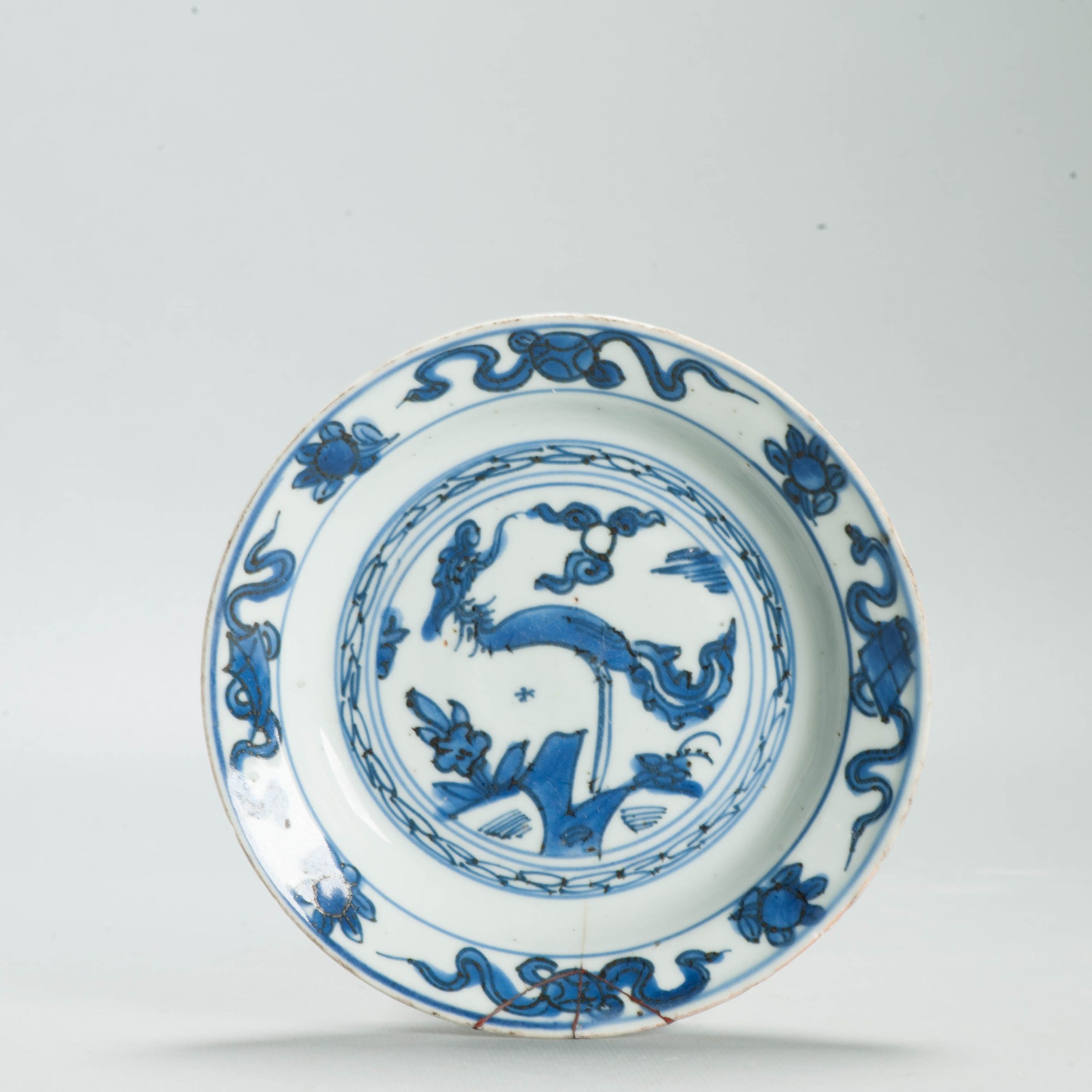 Antique Chinese Porcelain Ming 1540-1580 Jiajing Wanli Fenghuang Phoenix Plate