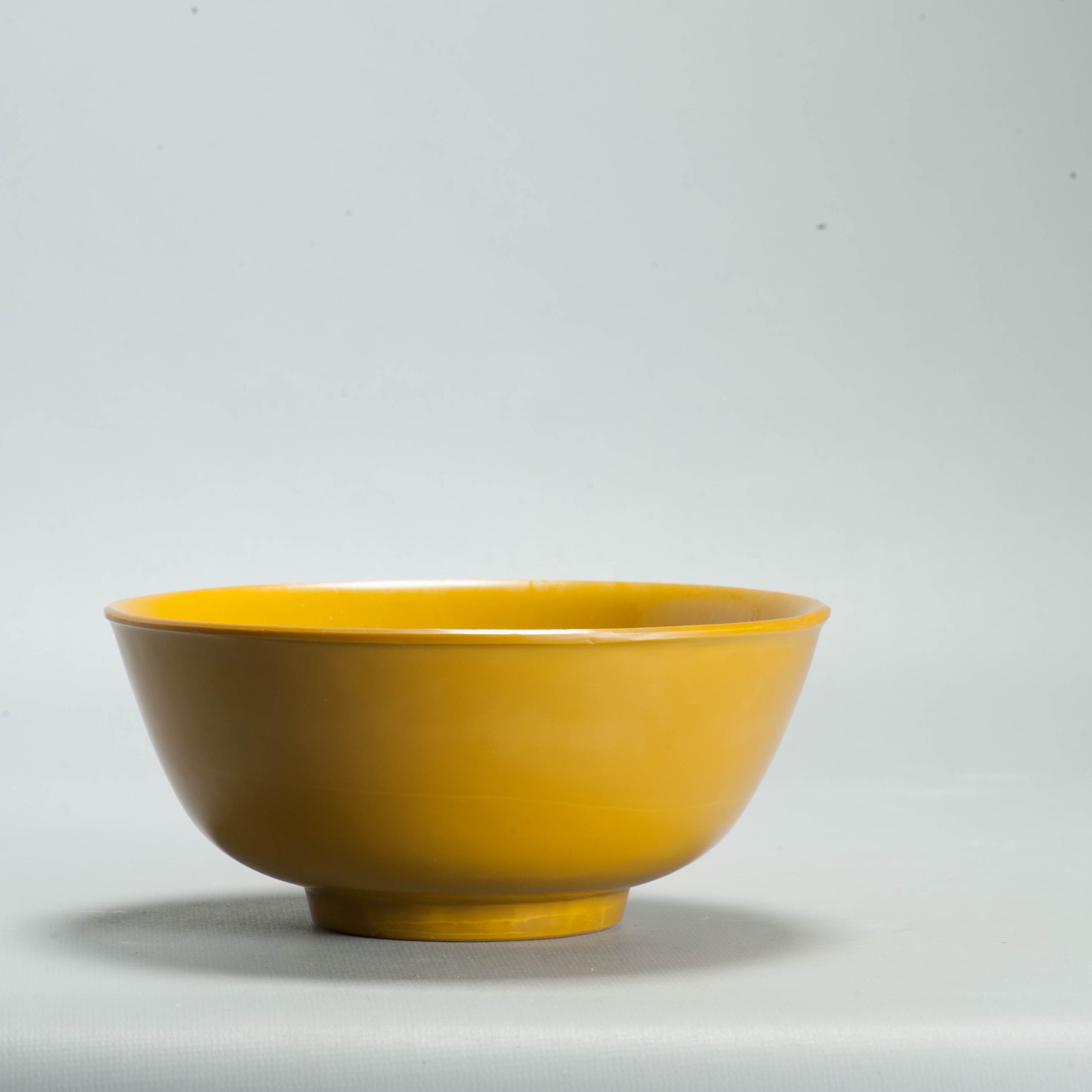 Antique Chinese 19th/20th Century Peking Glass Bowl Mustard Yellow Monochrome - Image 8