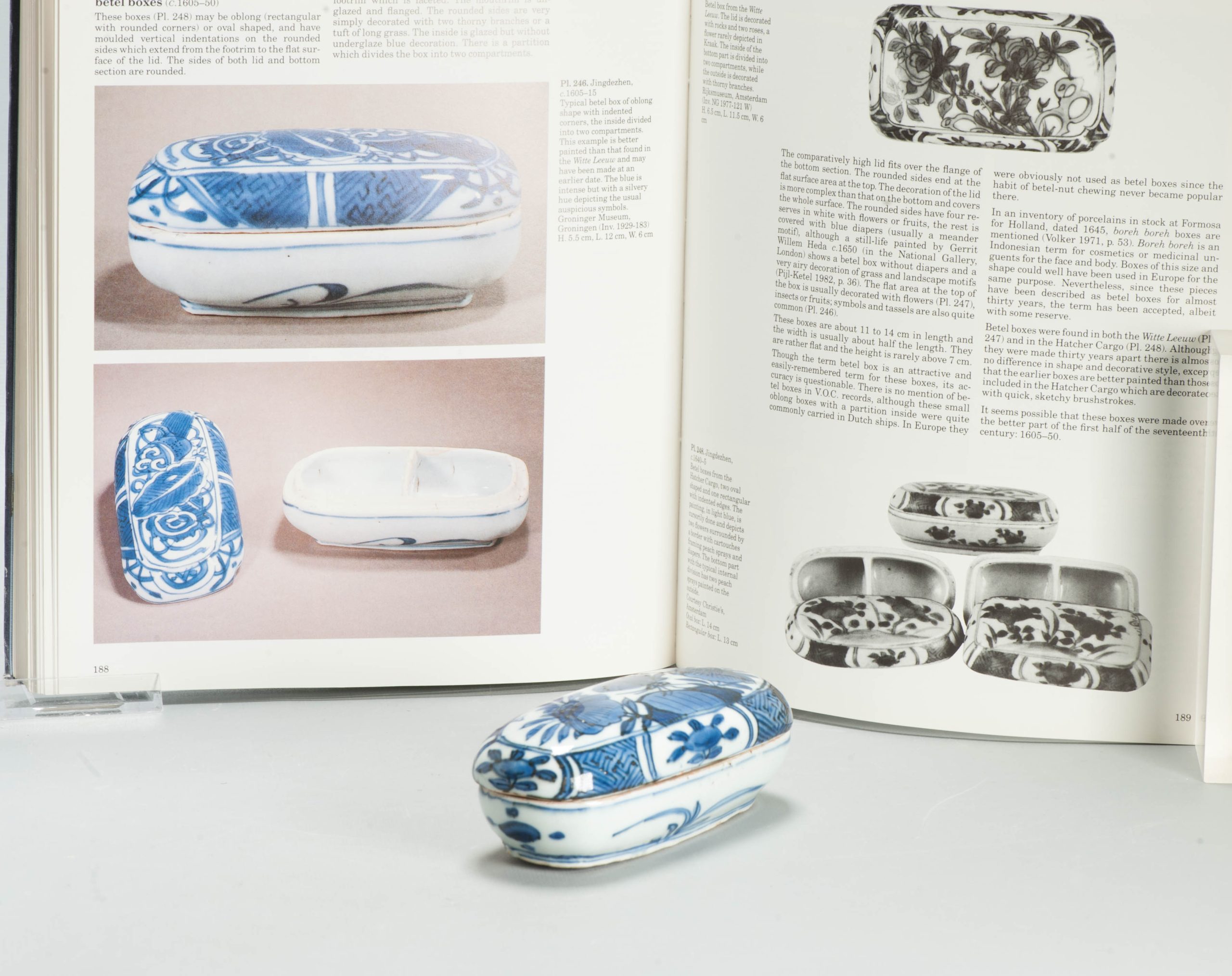 Antique Ming Wanli Chinese Kraak Porcelain Betel Box Flowers Butterflies 17C - Image 10