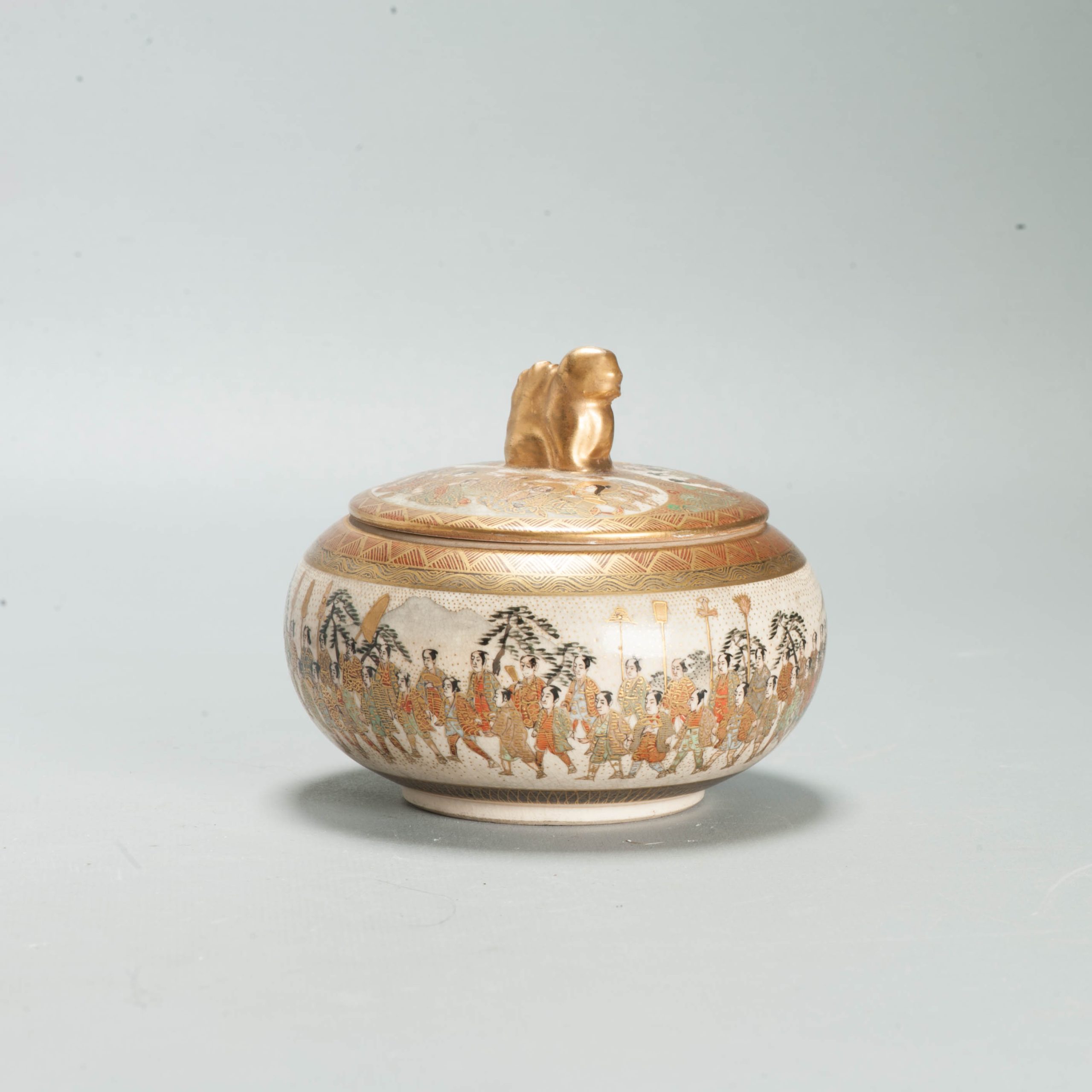 Antique Japanese Satsuma Lidded Jar 19th Century Gilt Procession Signed - Image 8
