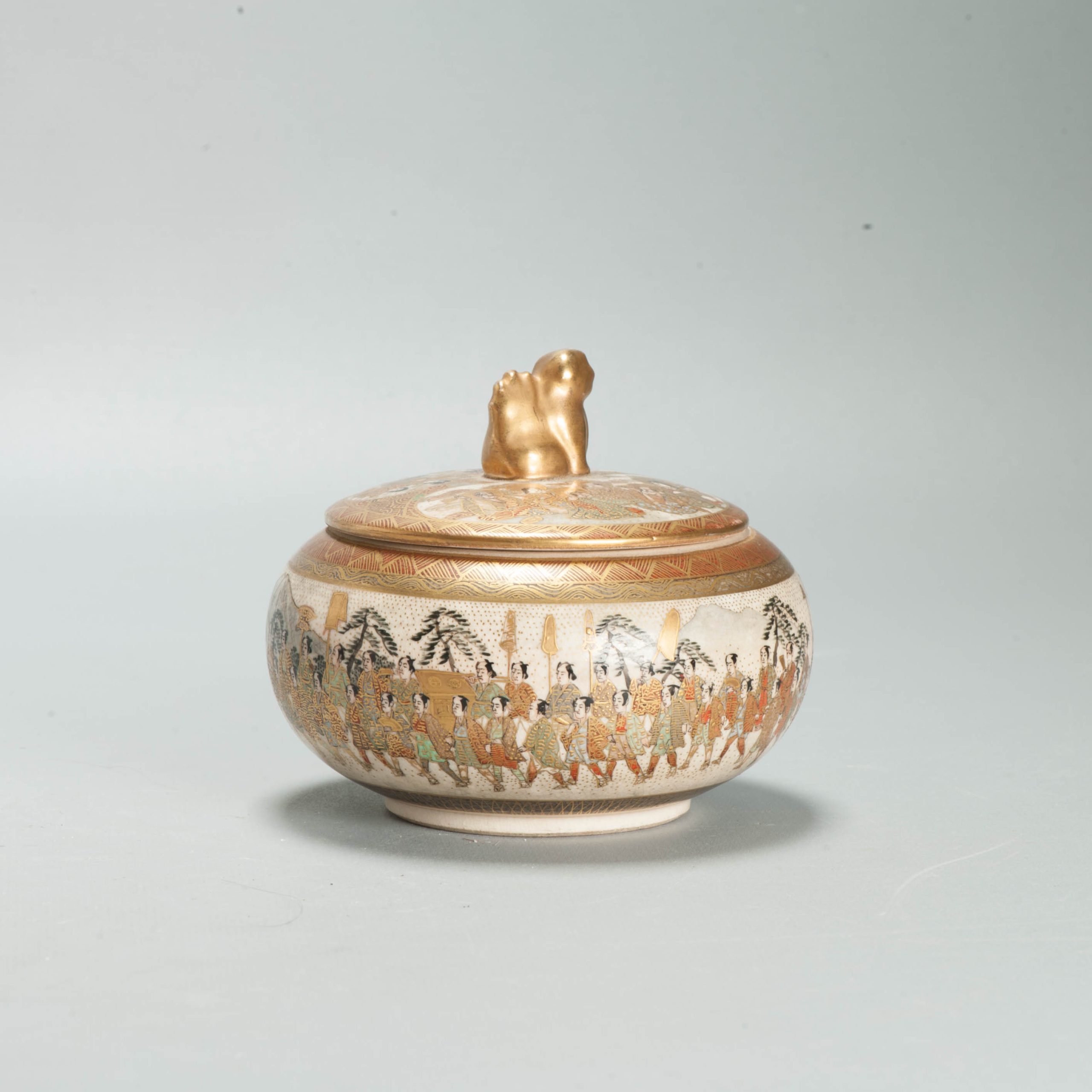Antique Japanese Satsuma Lidded Jar 19th Century Gilt Procession Signed - Image 2