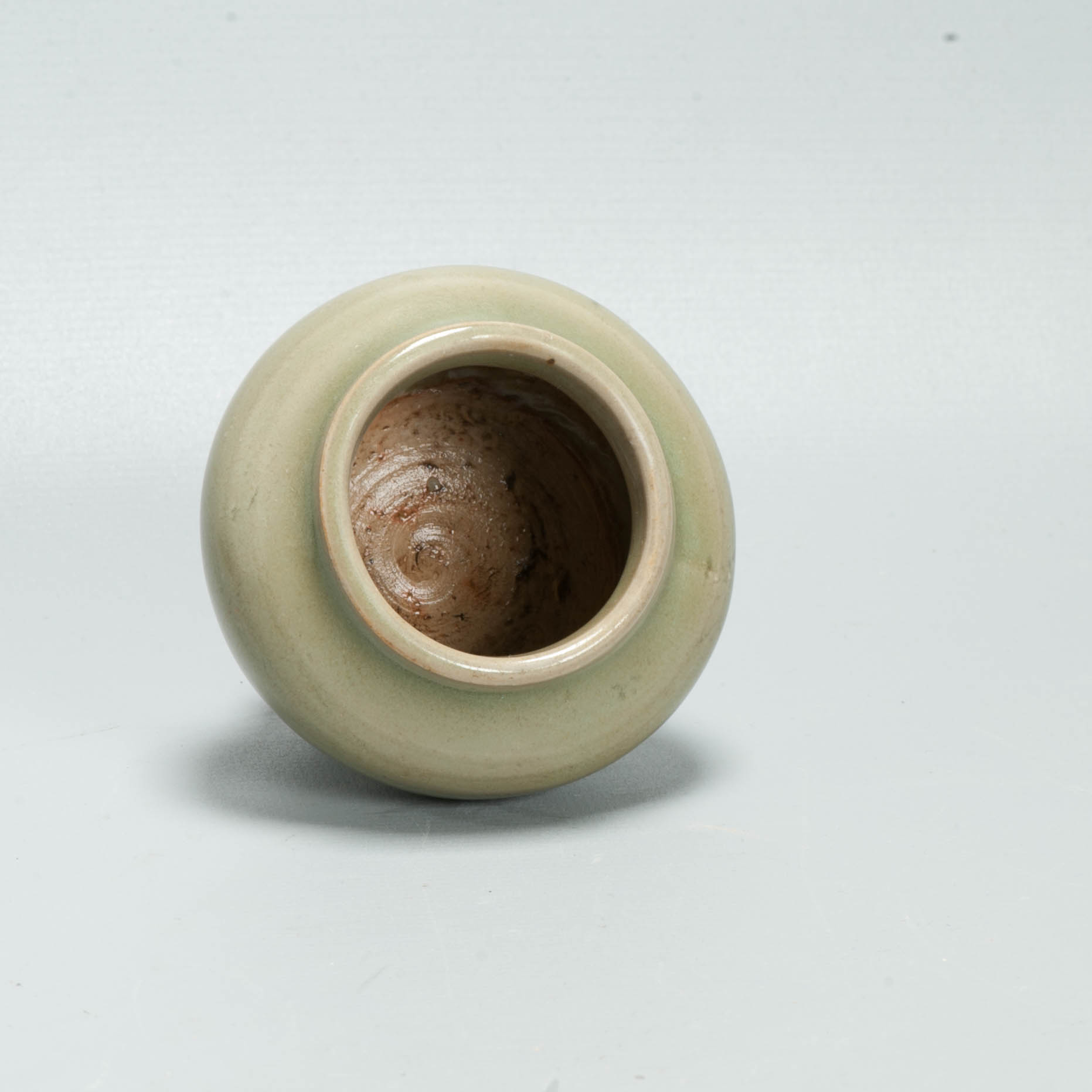 Antique Chinese Ming period Celadon Longquan baluster-shaped jarlet - Image 9