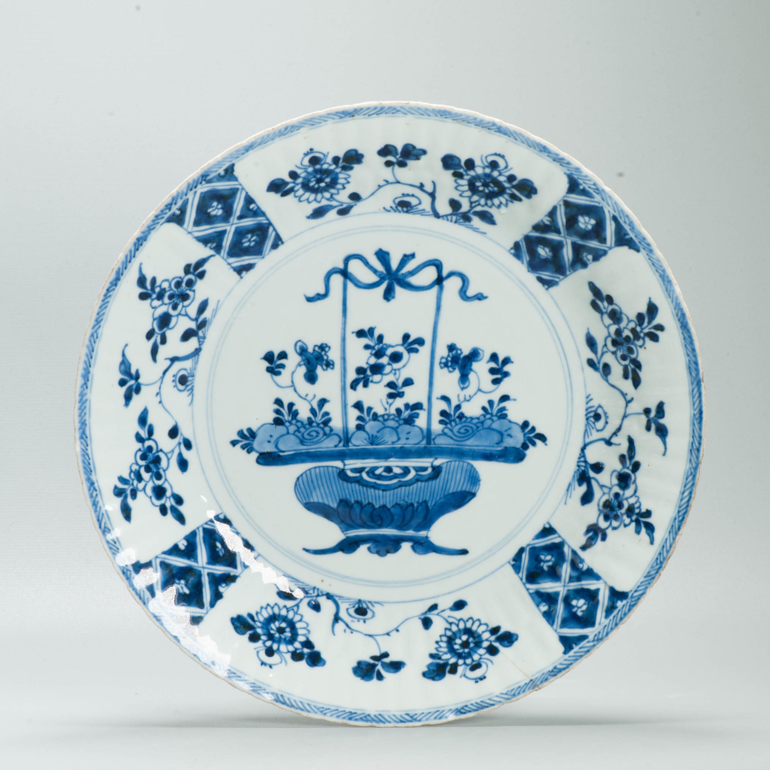 Antique Chinese Kangxi Blue & White Porcelain Dish Flower Basket Floral c.1700