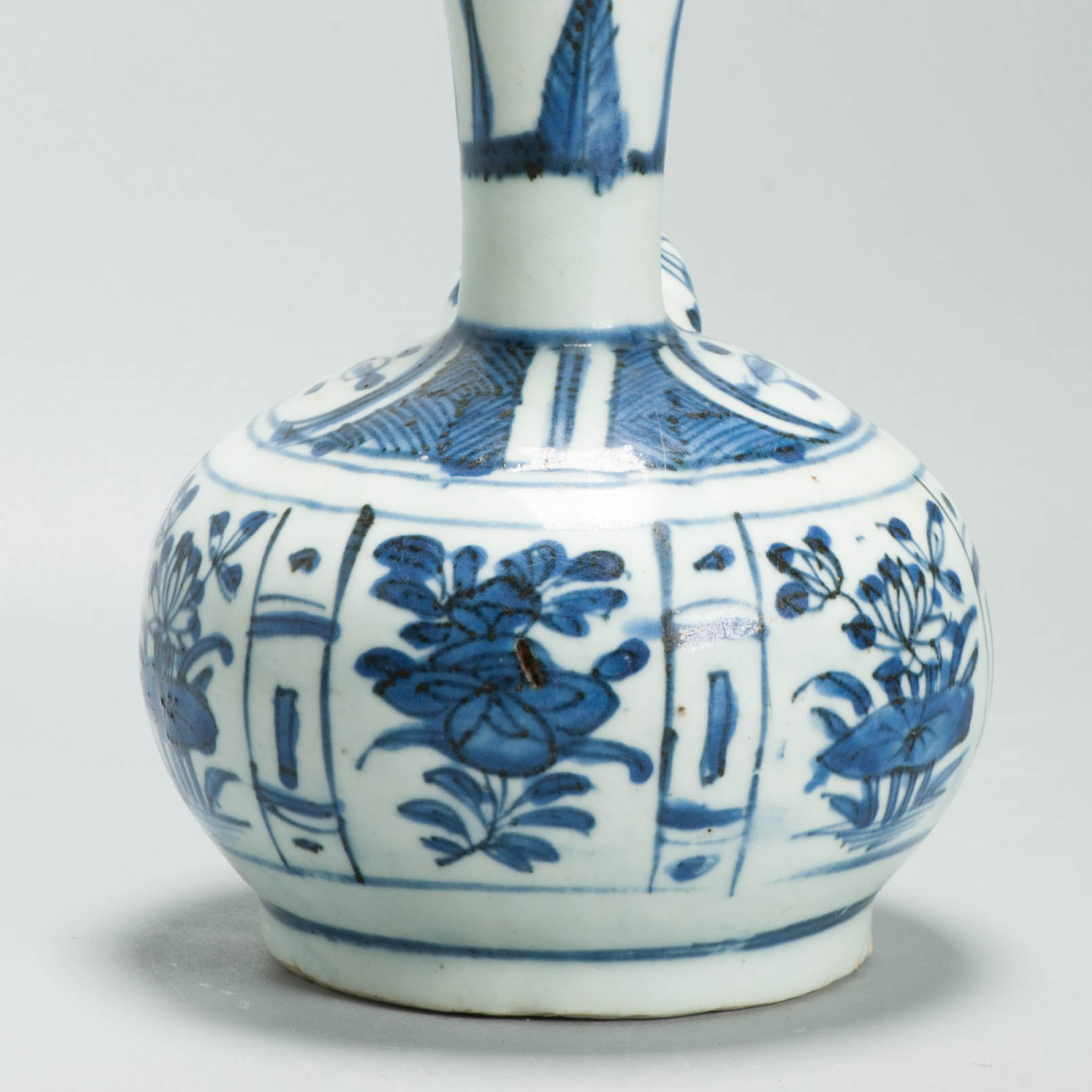 Antique Chinese Porcelain Large Kraak Ghendi porcelain Blue and White - Image 2