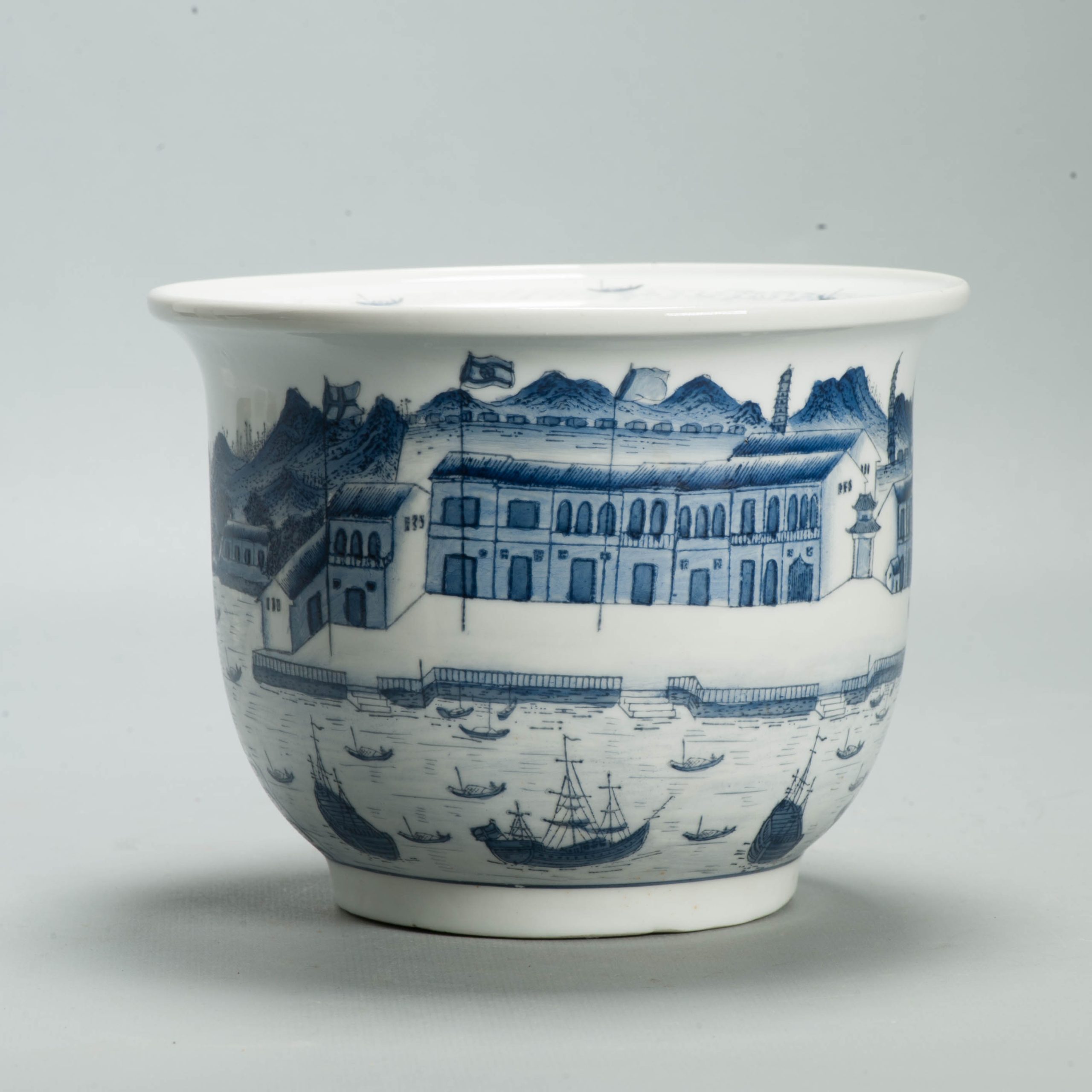 Hongs of Canton Chinese Blue and White 20th century JArdiniere. Classic scene - Image 7