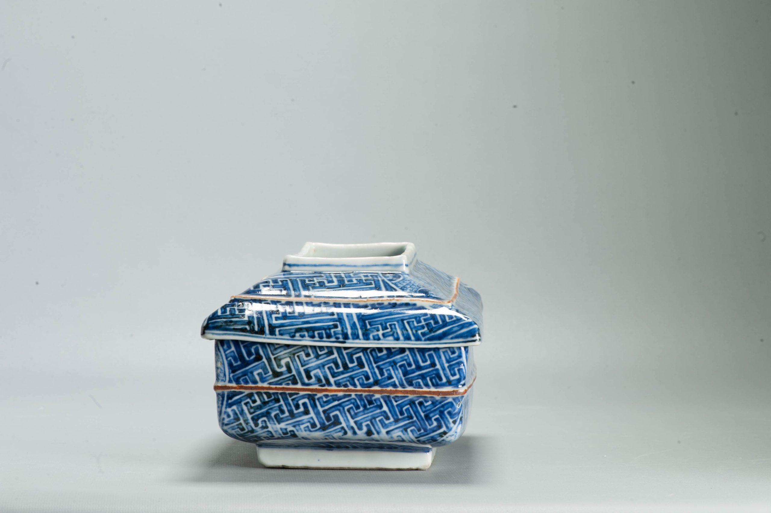 Antique Edo Japanese Arita Blue White Shonzui Lidded Box Covered - Image 6