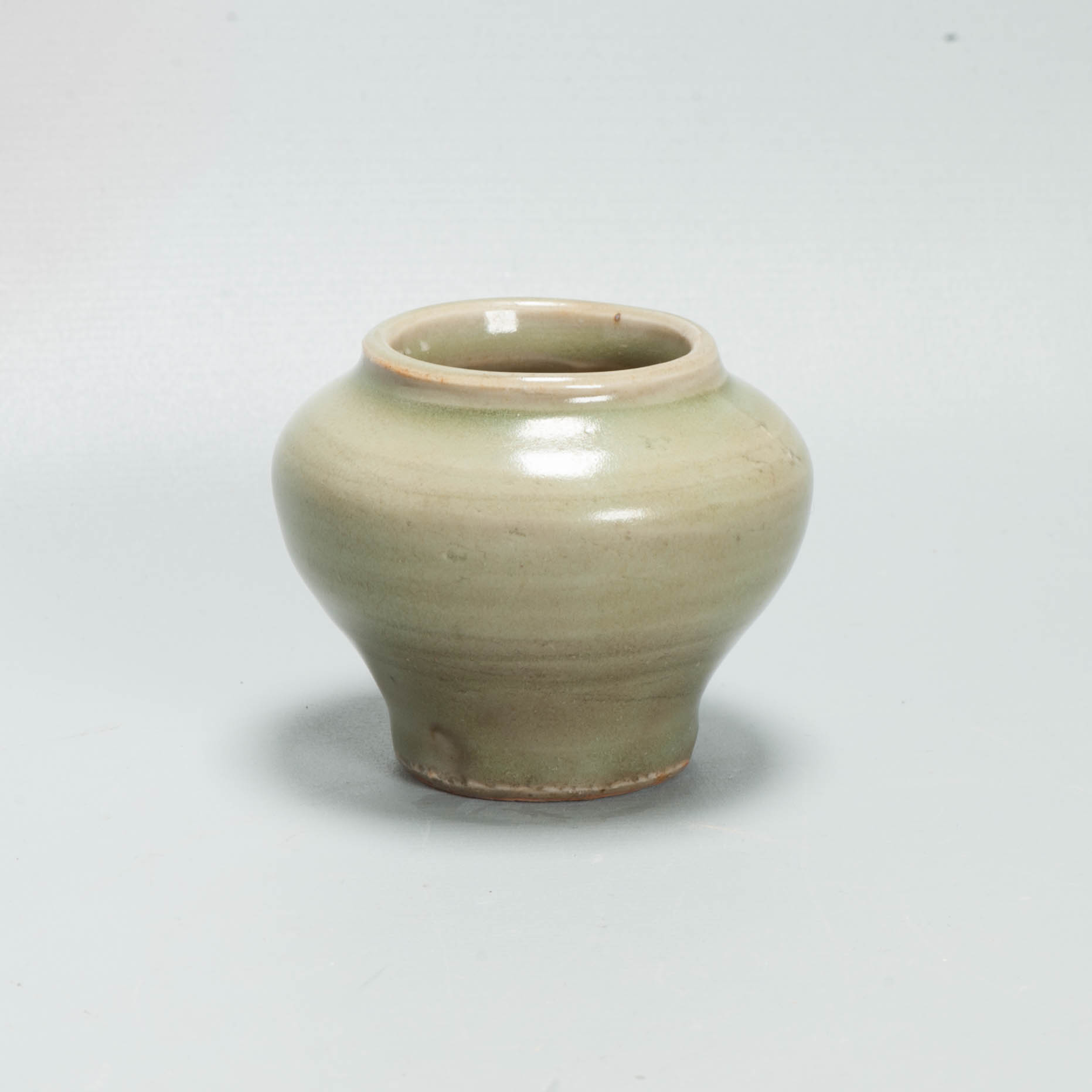 Antique Chinese Ming period Celadon Longquan baluster-shaped jarlet - Image 5