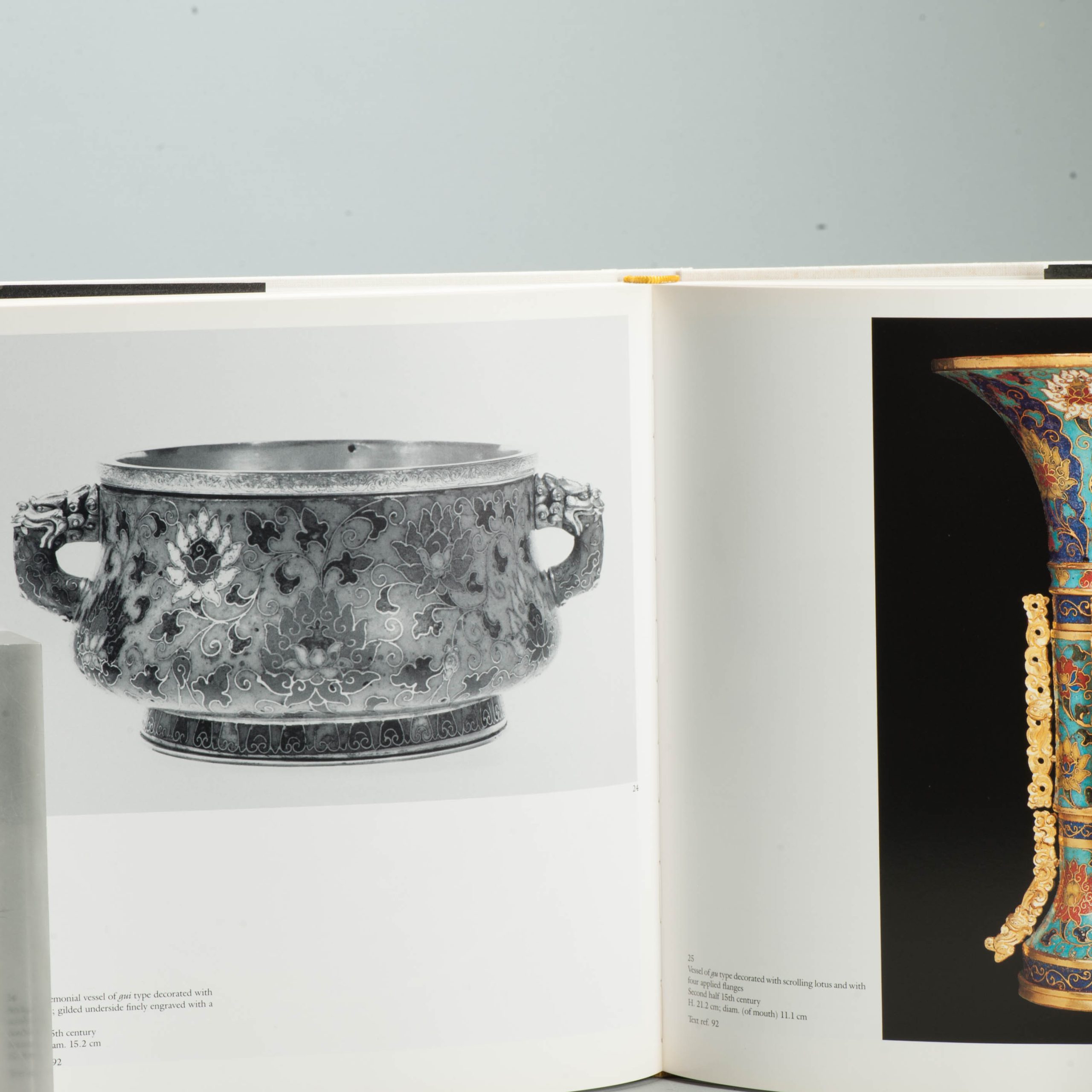 Reference Book Chinese Antique - Chinese Cloisonne: The Pierre Uldry Collection - 1991 Hong - Image 4