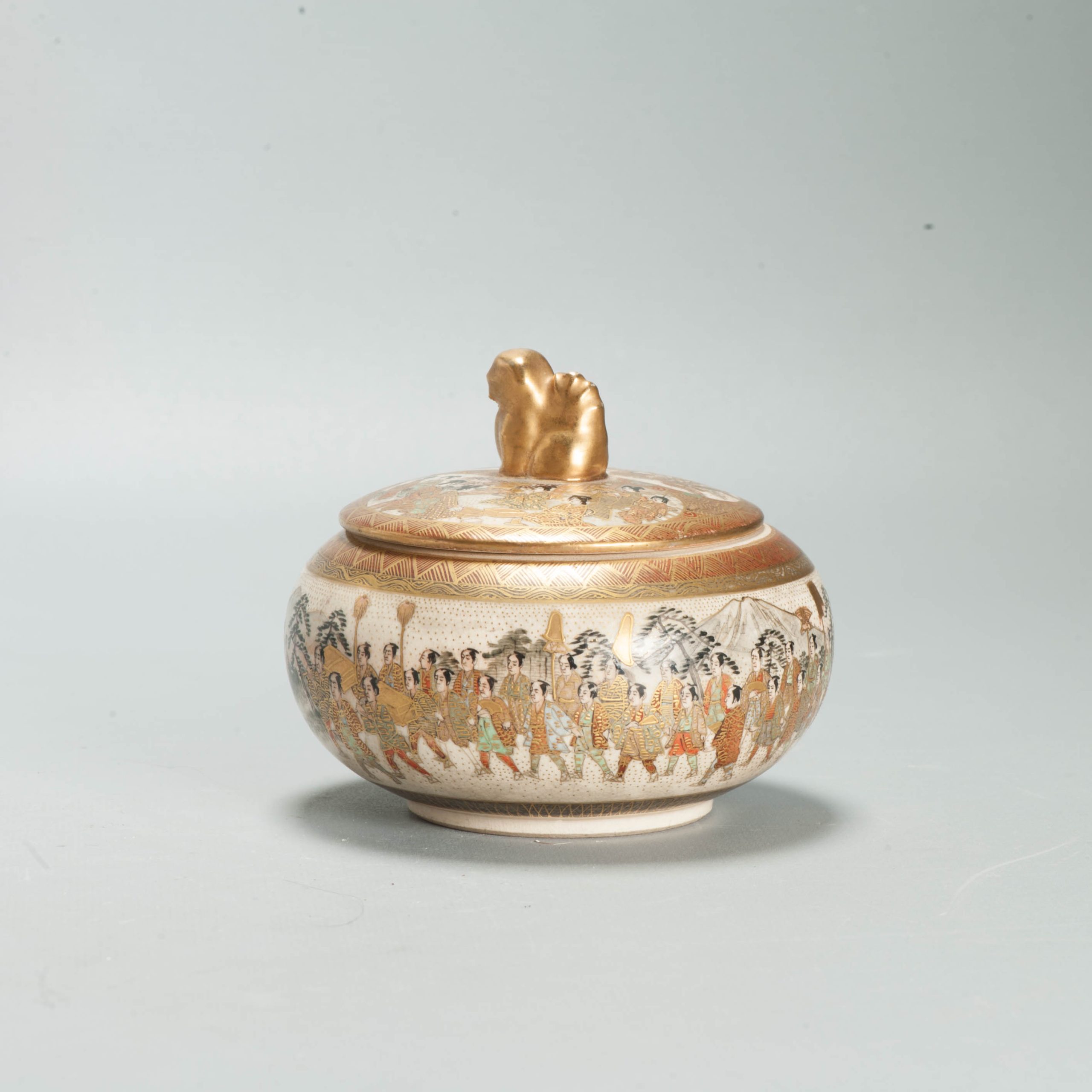 Antique Japanese Satsuma Lidded Jar 19th Century Gilt Procession Signed - Image 4