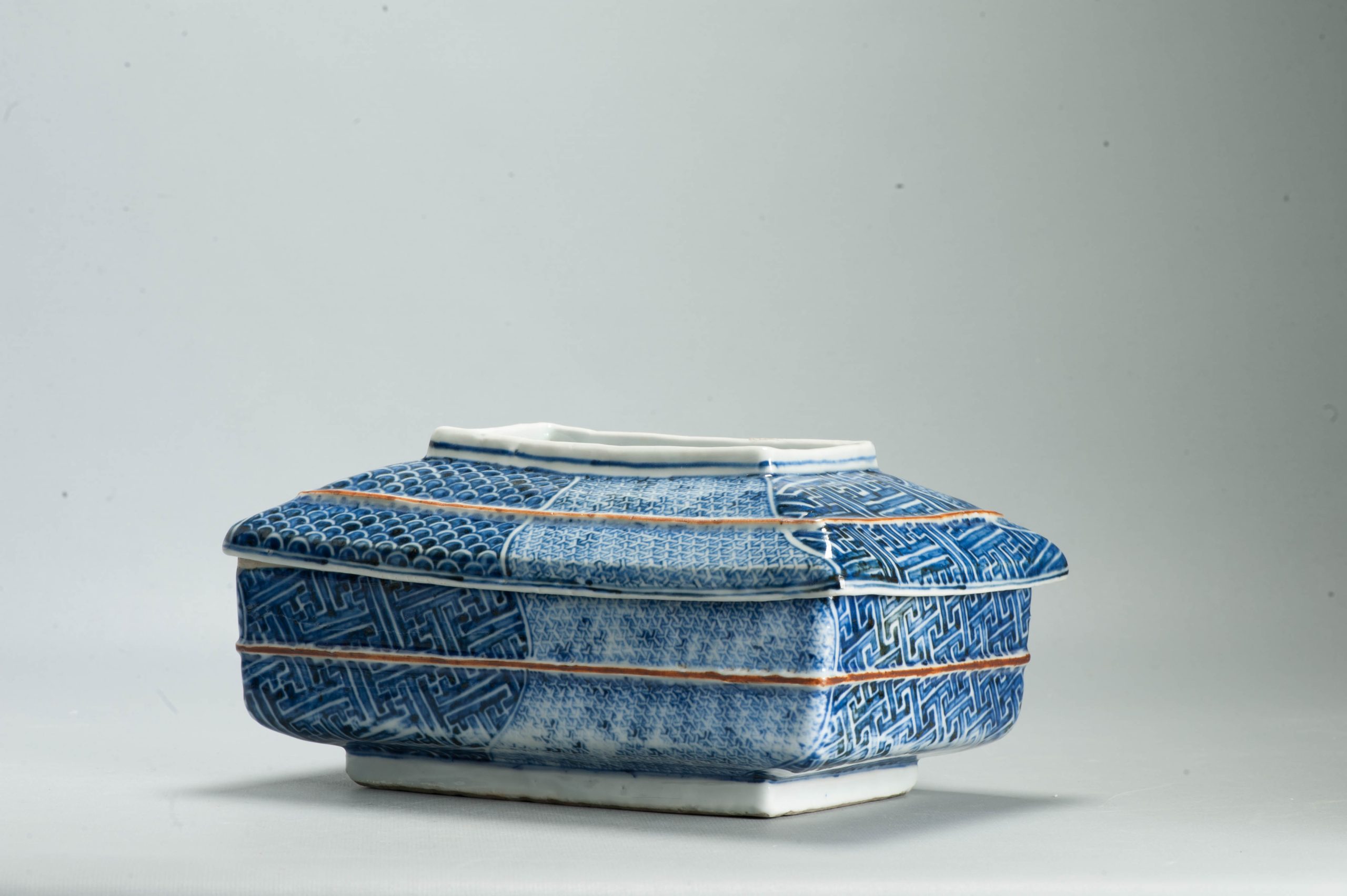 Antique Edo Japanese Arita Blue White Shonzui Lidded Box Covered - Image 7
