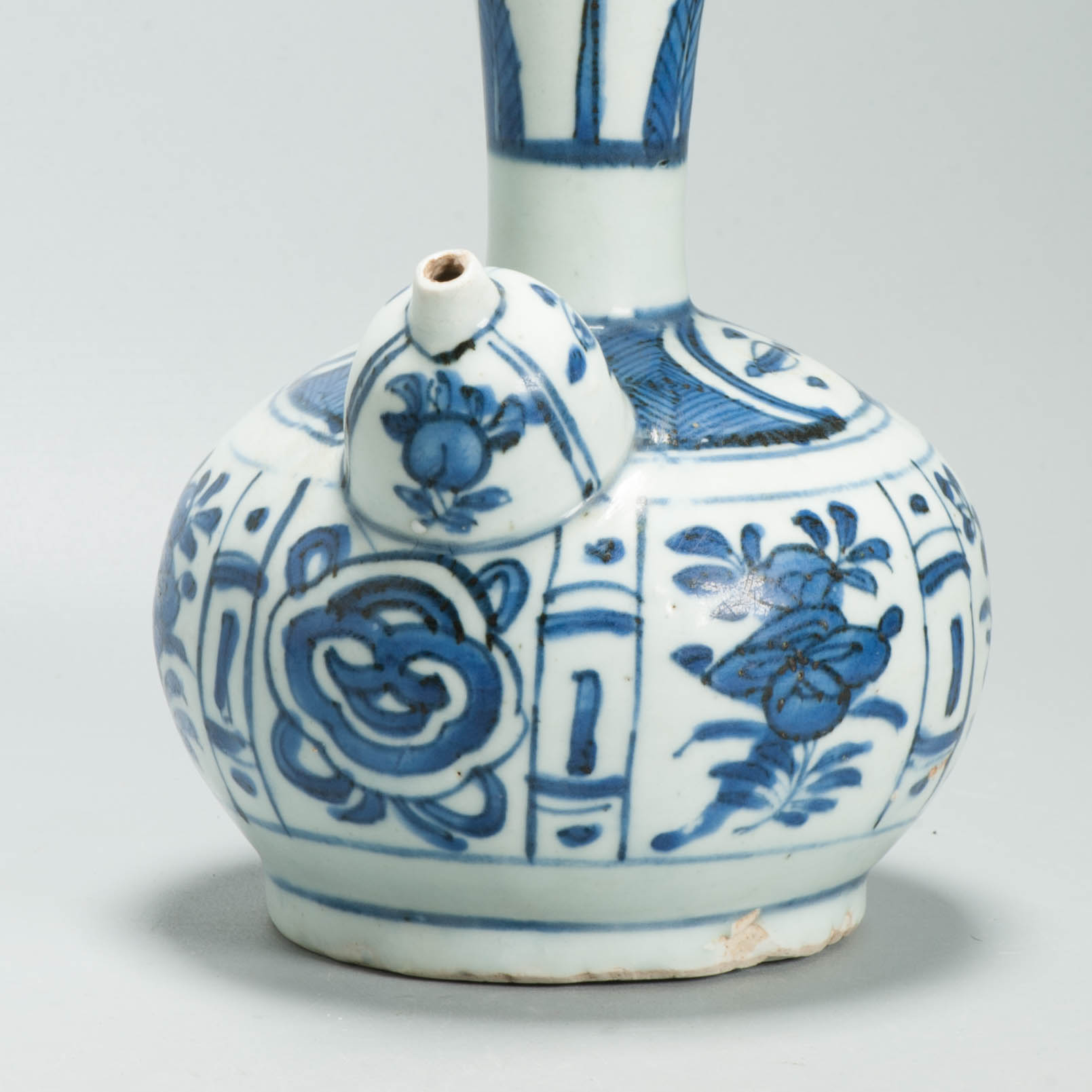 Antique Chinese Porcelain Large Kraak Ghendi porcelain Blue and White - Image 4