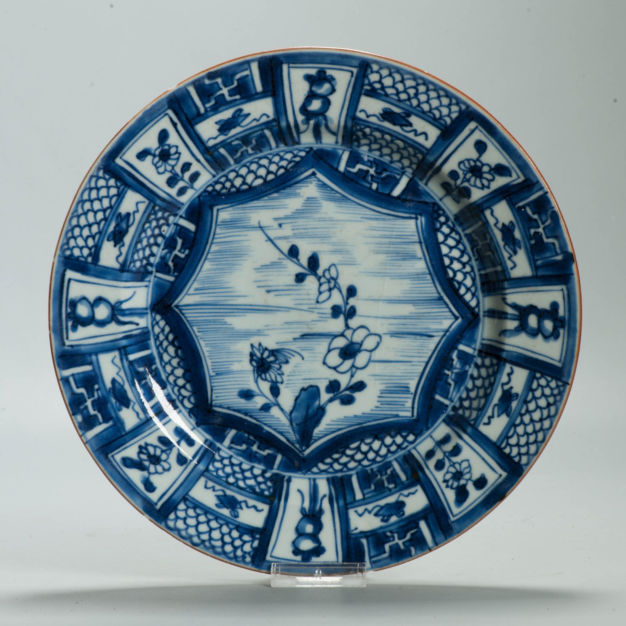 Antique ca 1700 Kangxi Blue and White Floral dish Chinese Porcelain Marked Base