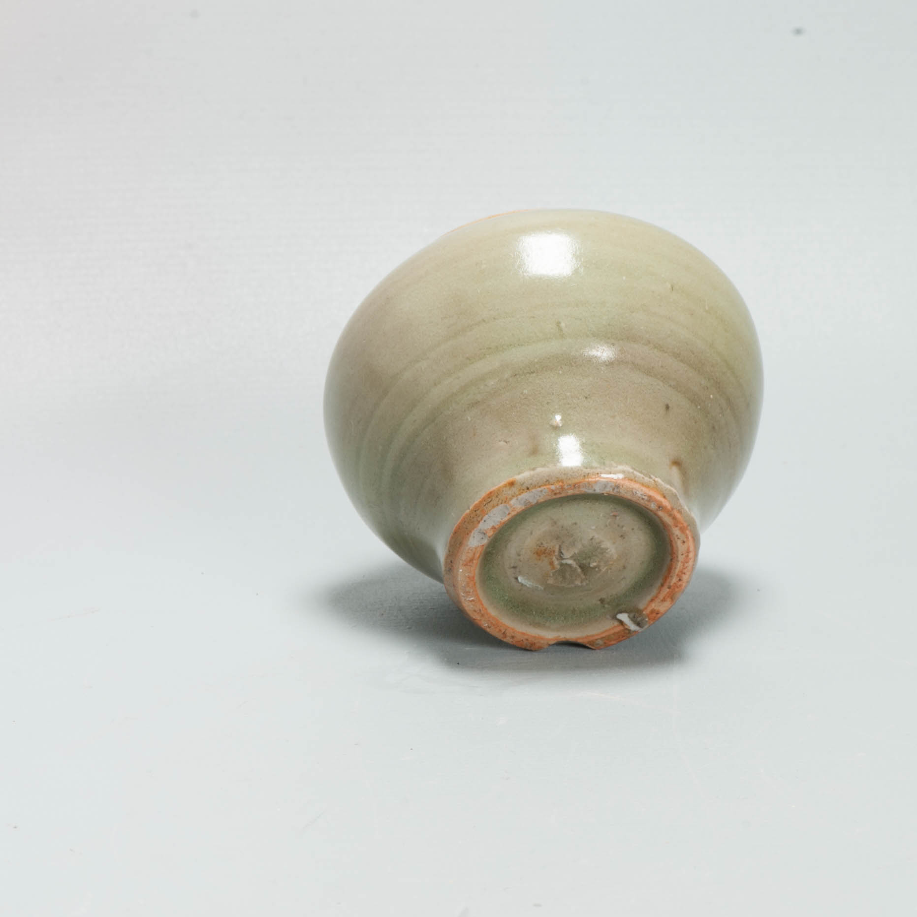 Antique Chinese Ming period Celadon Longquan baluster-shaped jarlet - Image 6