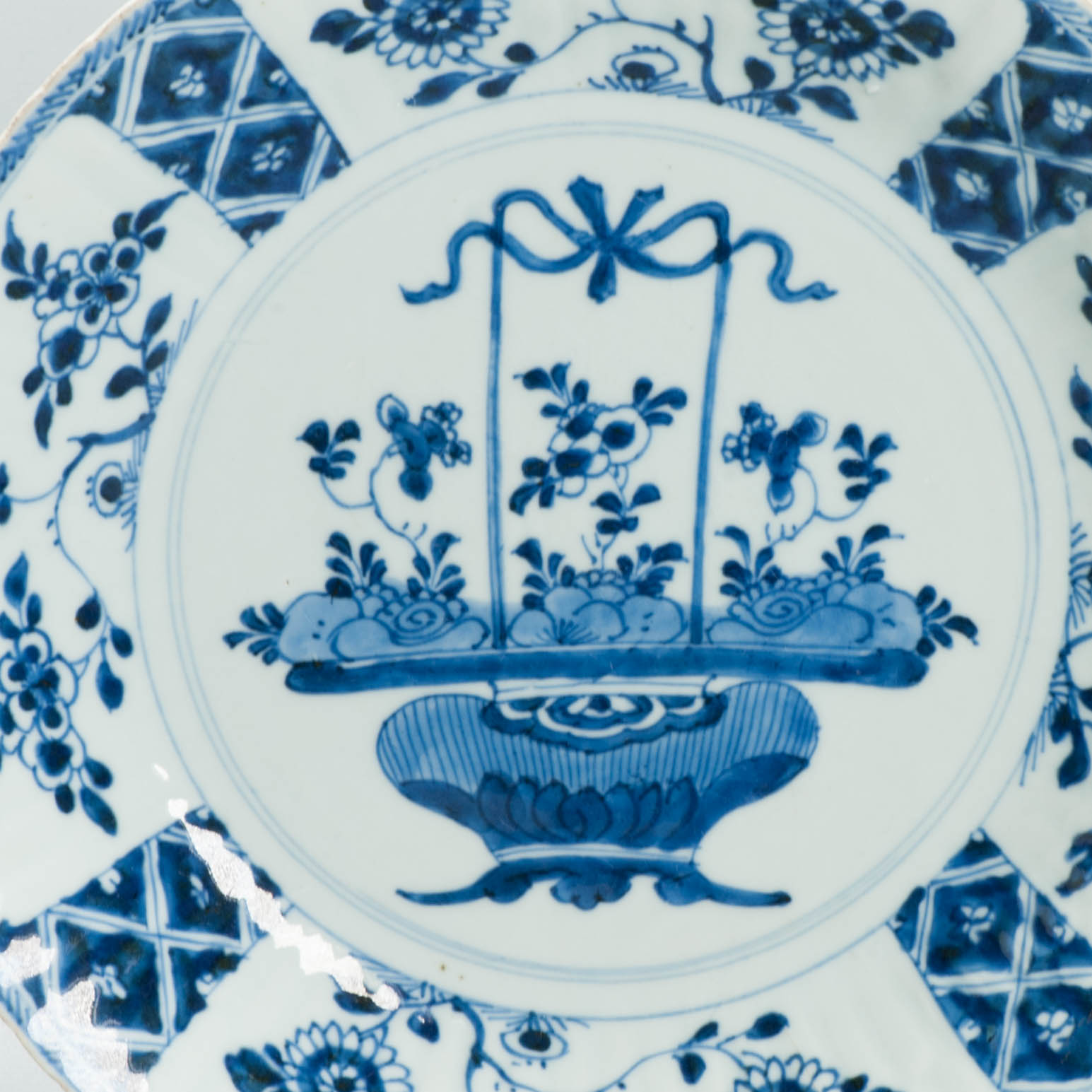 Antique Chinese Kangxi Blue & White Porcelain Dish Flower Basket Floral c.1700 - Image 4