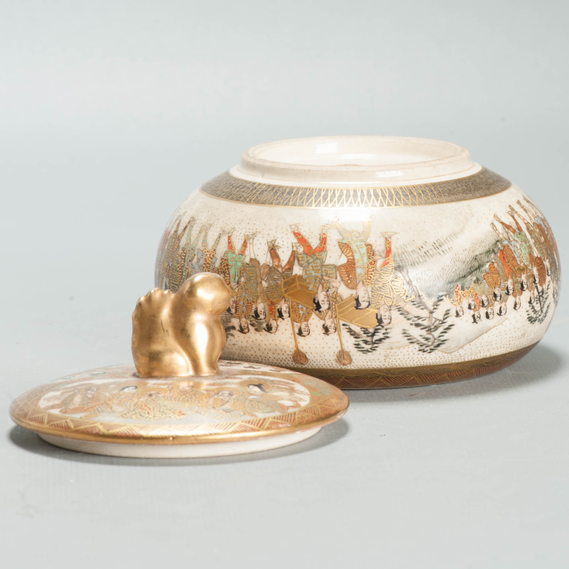 Antique Japanese Satsuma Lidded Jar 19th Century Gilt Procession Signed - Image 12