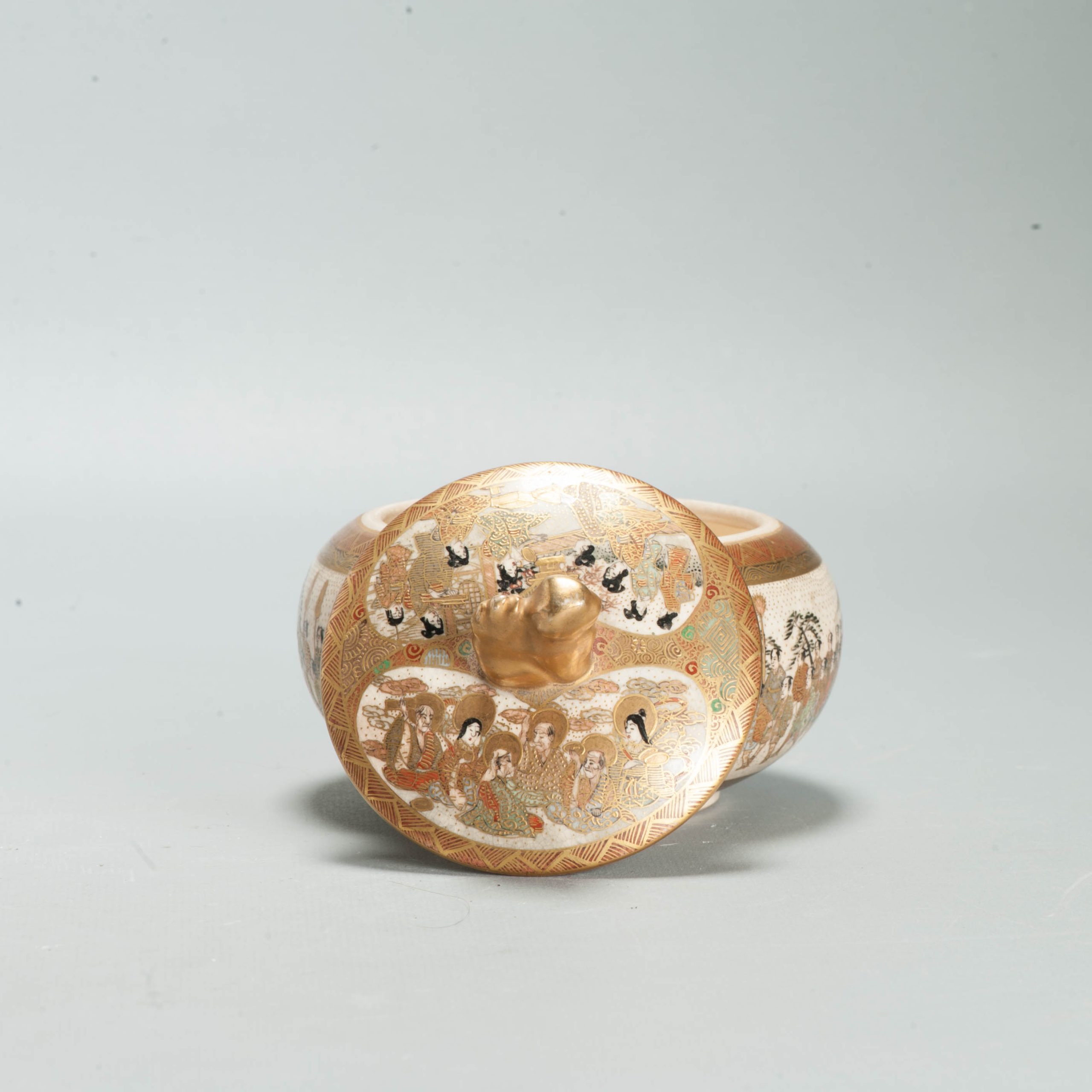 Antique Japanese Satsuma Lidded Jar 19th Century Gilt Procession Signed - Image 9