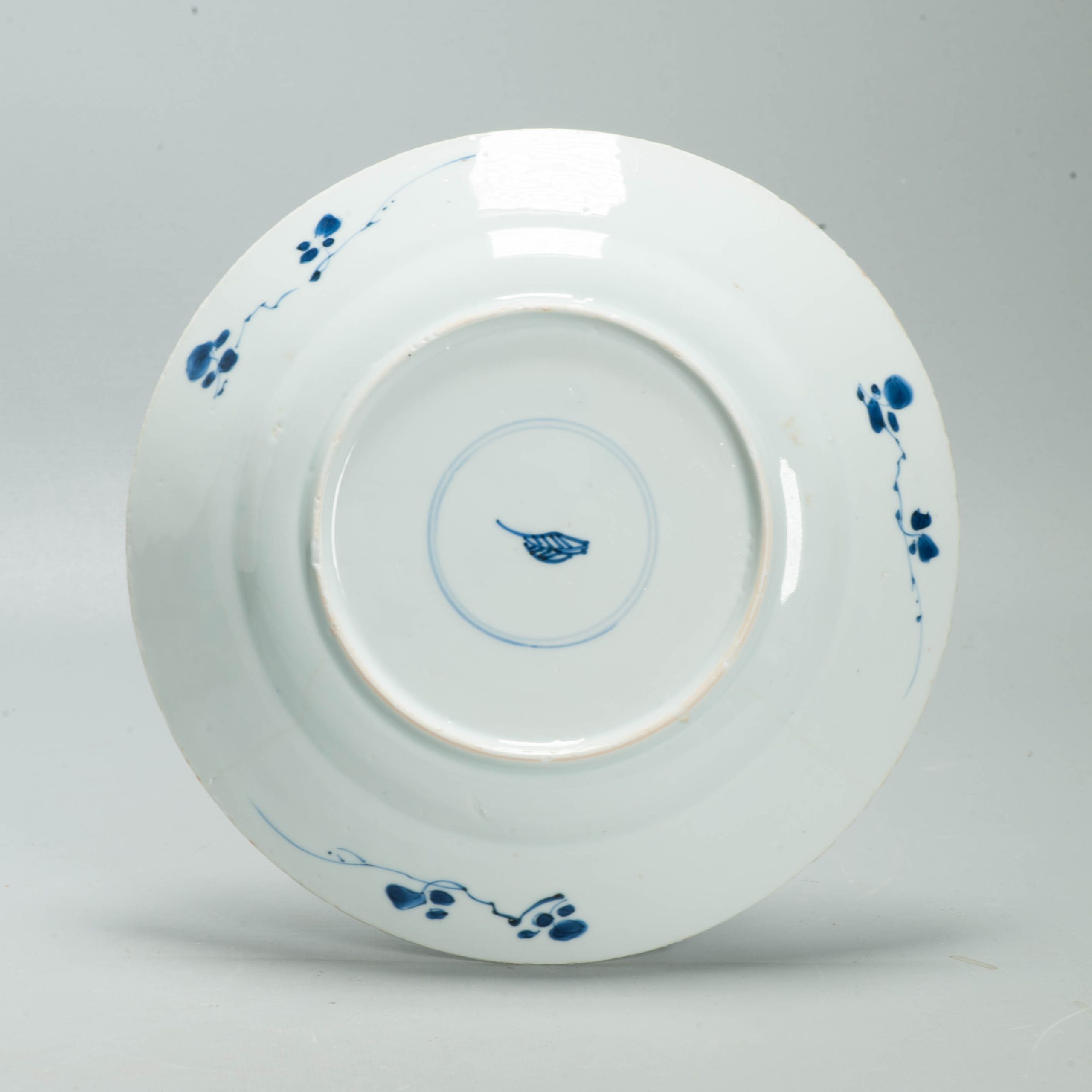Antique ca 1700 Kangxi Blue and White Floral dish Chinese Porcelain Marked Base - 图片 3
