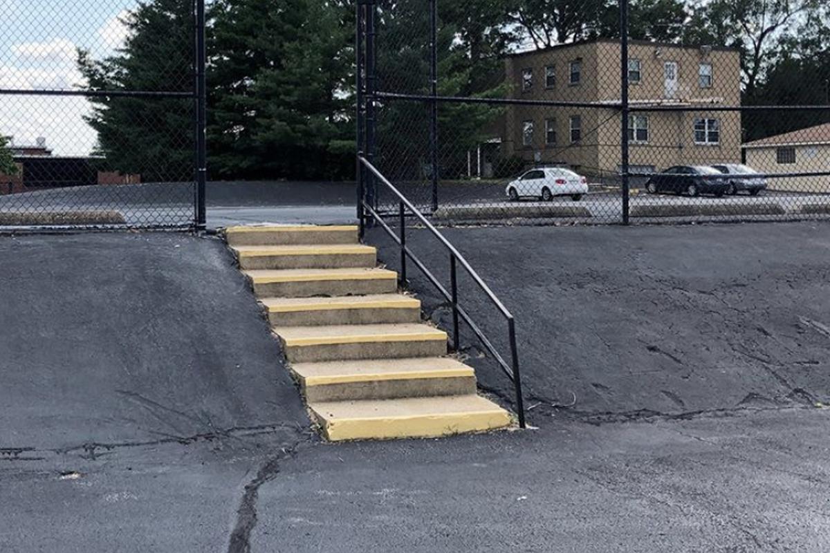 Image for skate spot Long 7 Stair Rail / Bank