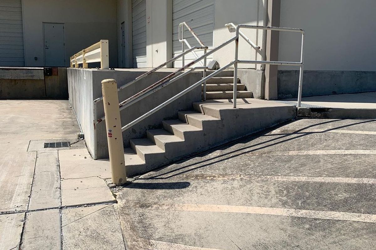 Image for skate spot Loading Dock Gap Over Rail