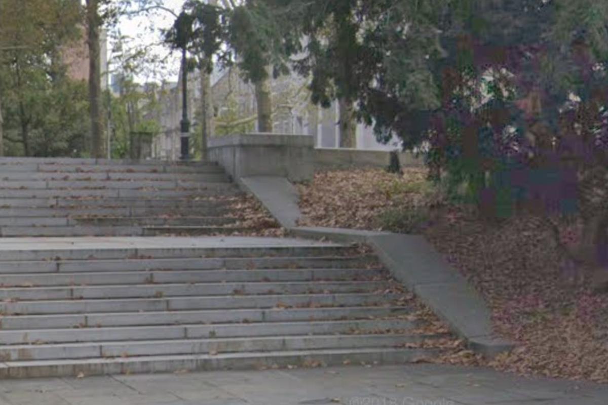 Image for skate spot Grant's Tomb Ledge To Double Bank