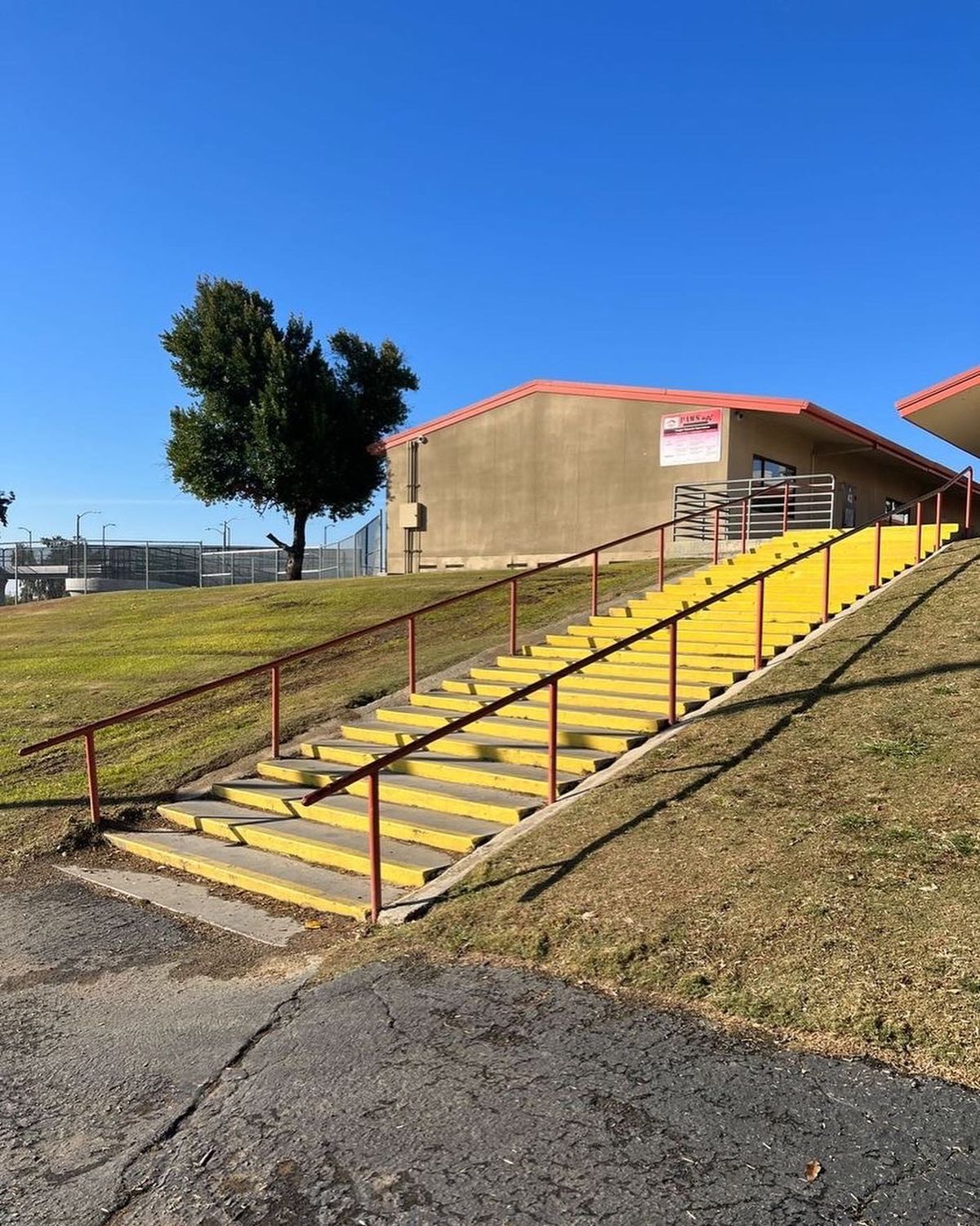 Image for skate spot College Heights Elementary School - 28 Stair Rail