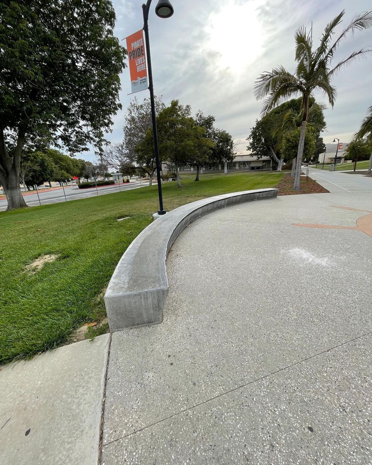 Image for skate spot Ventura College - Curve Ledge