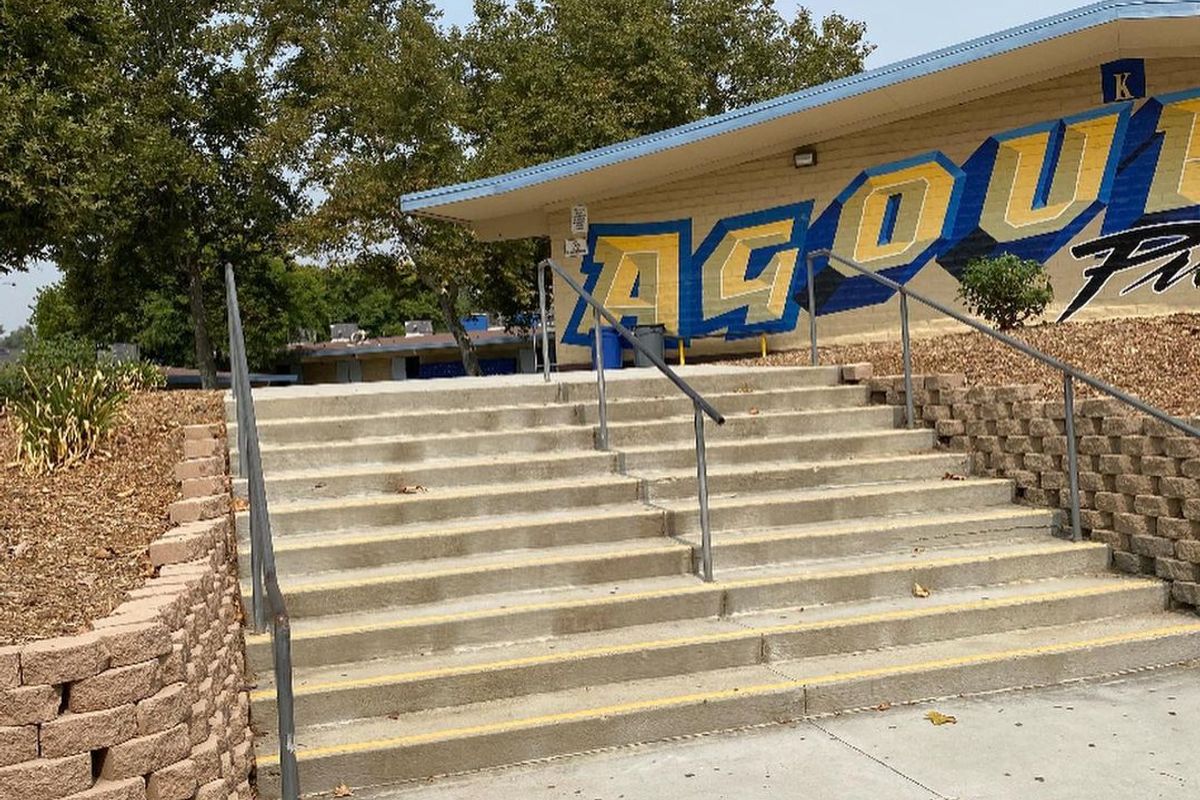 Image for skate spot Agoura High School 10 Stair Cut Off Rail