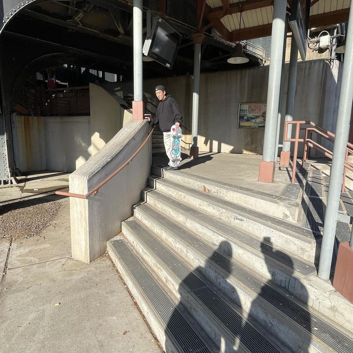 Image for skate spot Newark Broad Street Station - 6 Stair Hubba