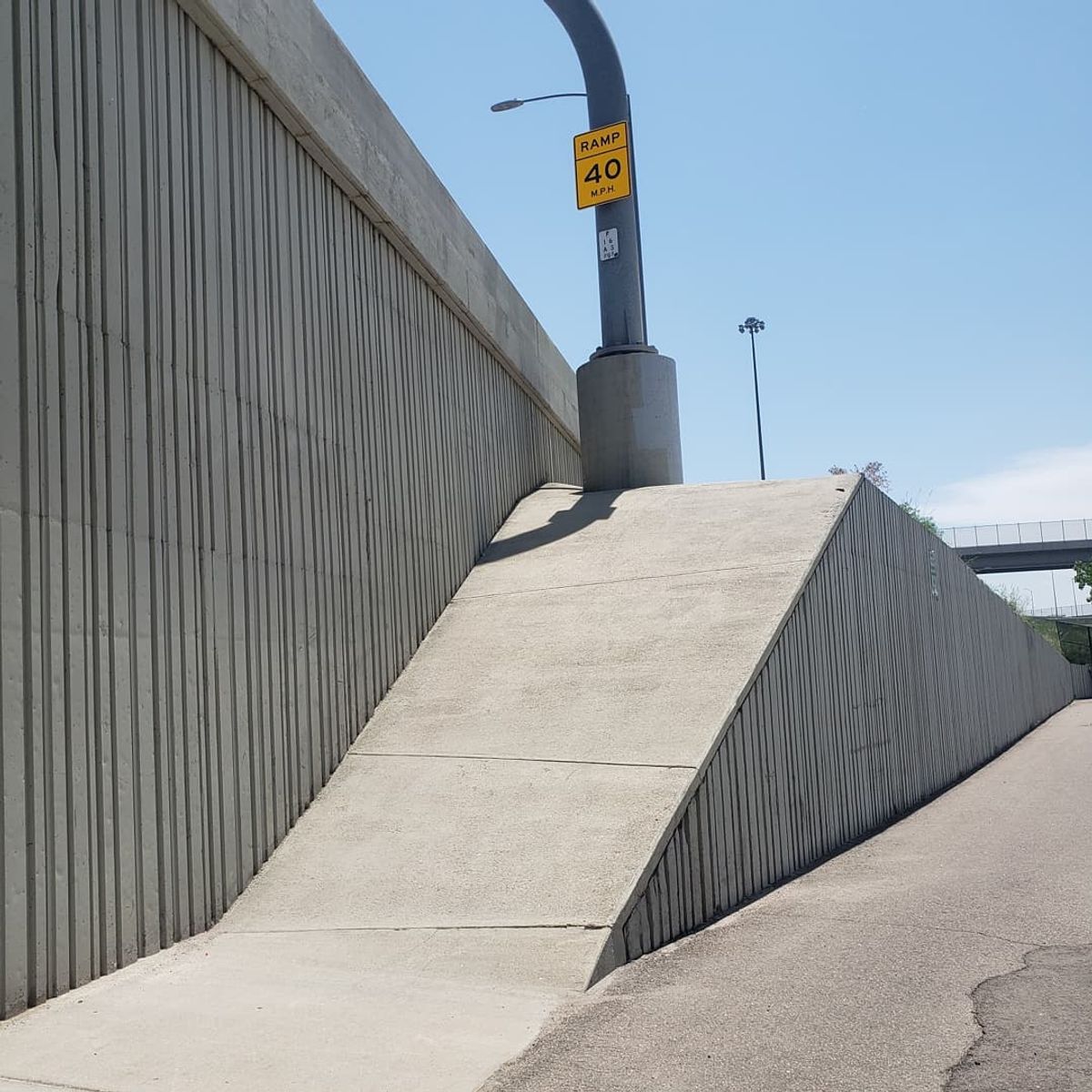 Image for skate spot Walnut St - Bank