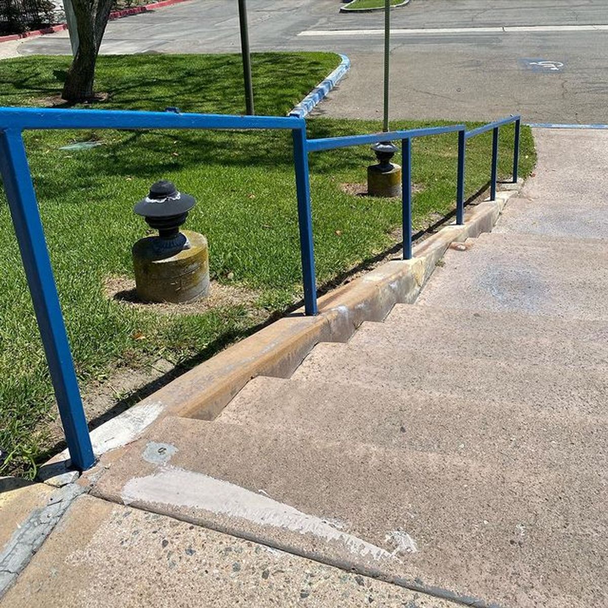 Image for skate spot Heritage Park Drop Down Rail