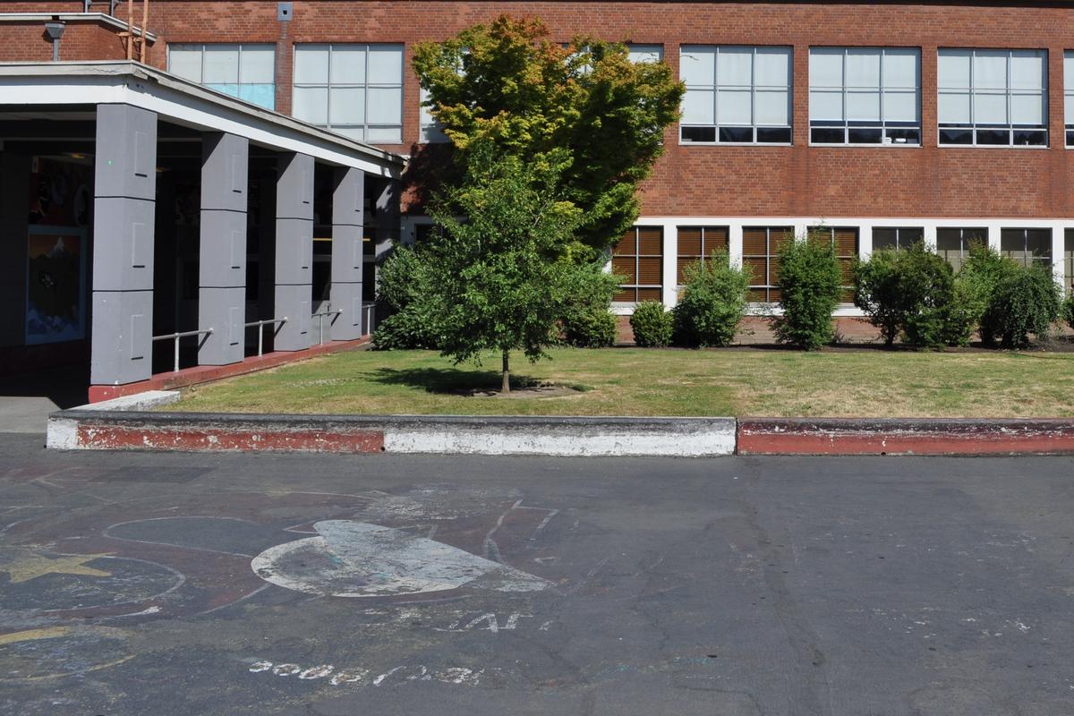 Image for skate spot Lincoln High school Ledges