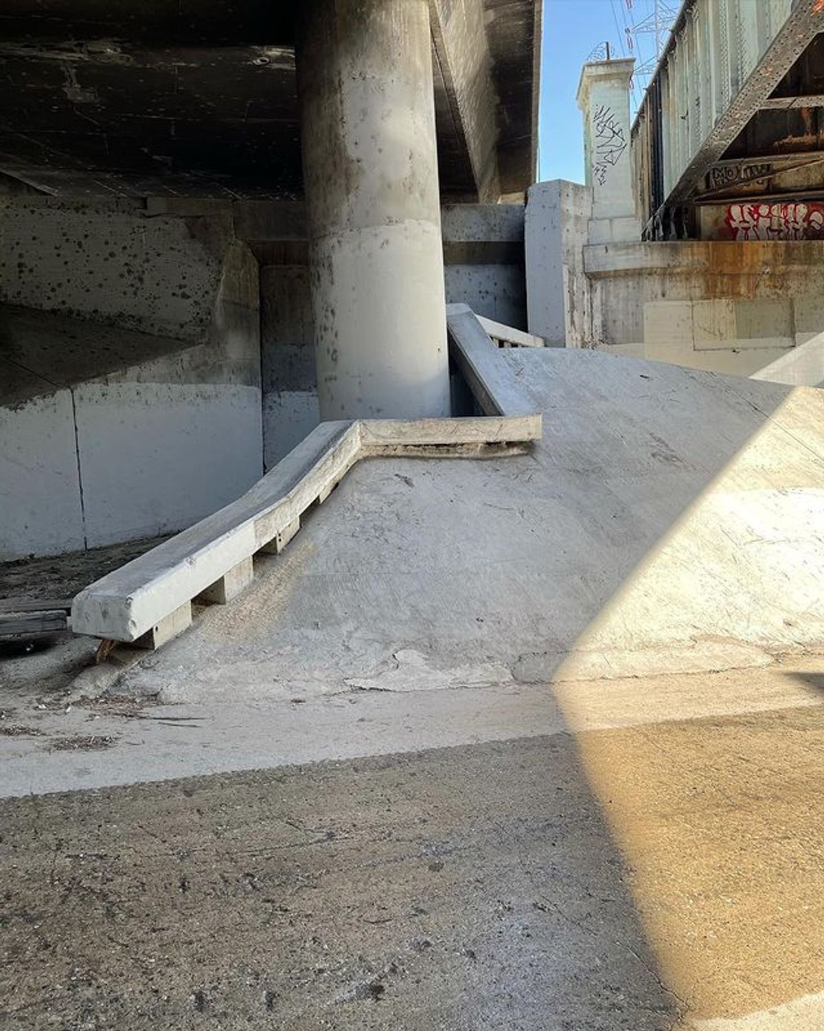 Image for skate spot Arroyo Seco Bridge Hubba