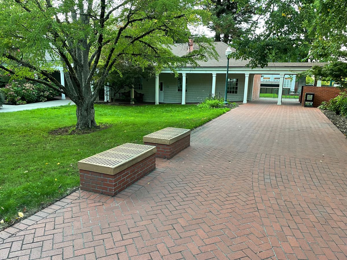 Image for skate spot University of Oregon - Brick Courtyard