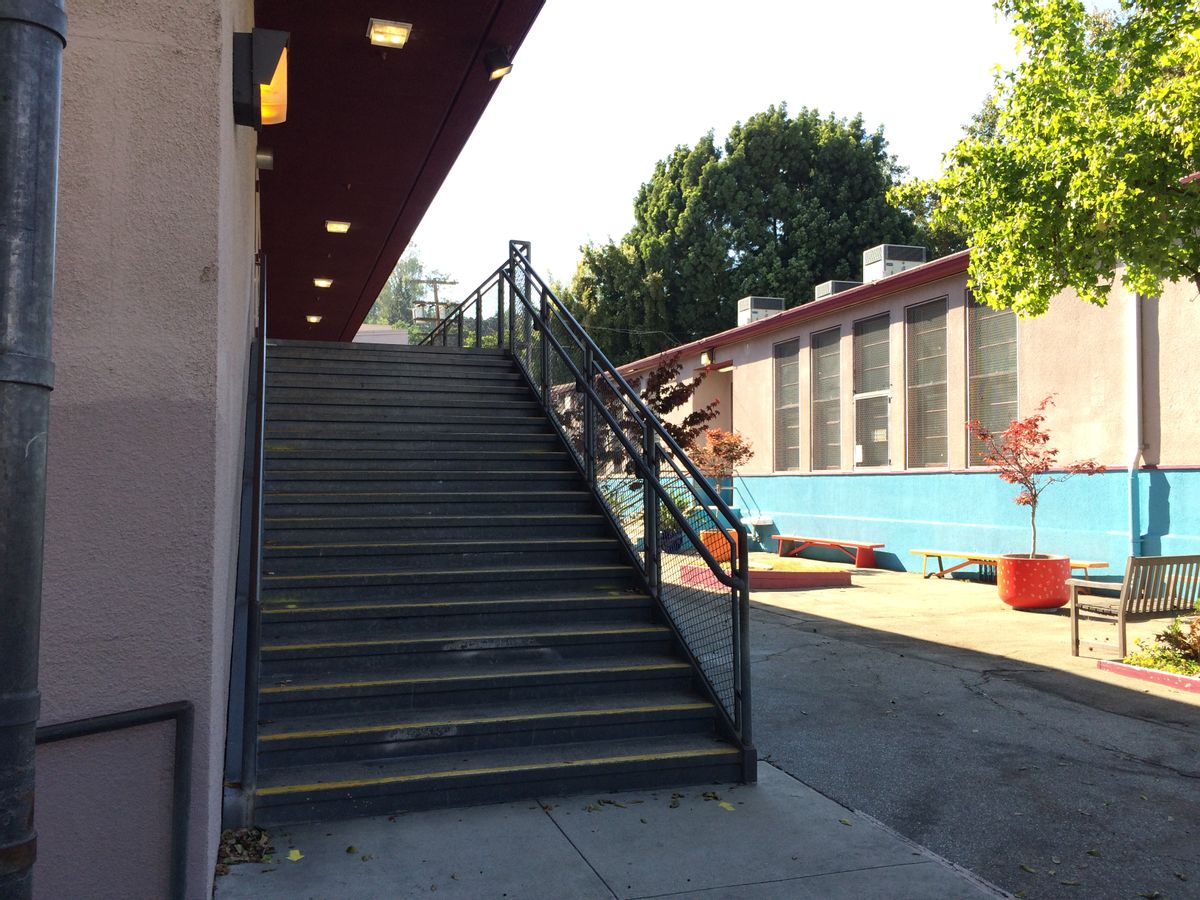 Image for skate spot Elysian Heights Elementary School - 18 Stair Rail