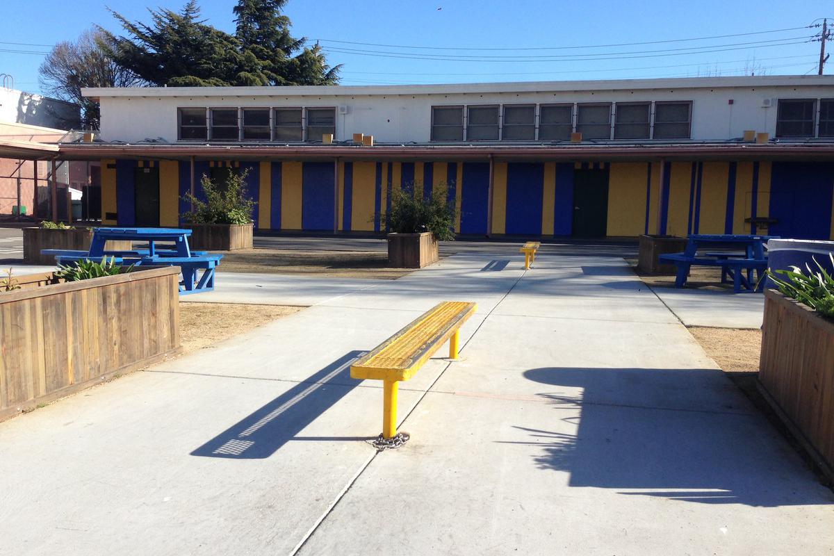 Image for skate spot Santa Fe Elementary Yellow Benches