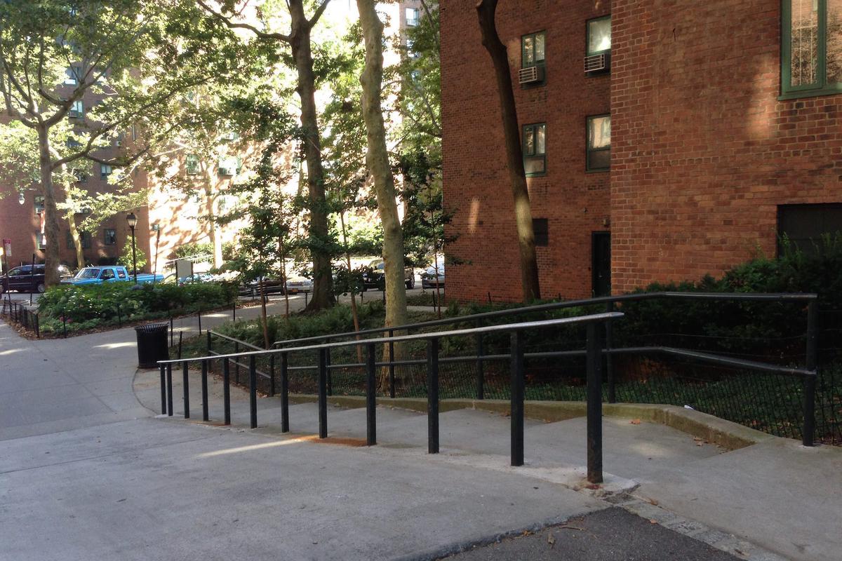 Image for skate spot Stuyvesant Down Rail