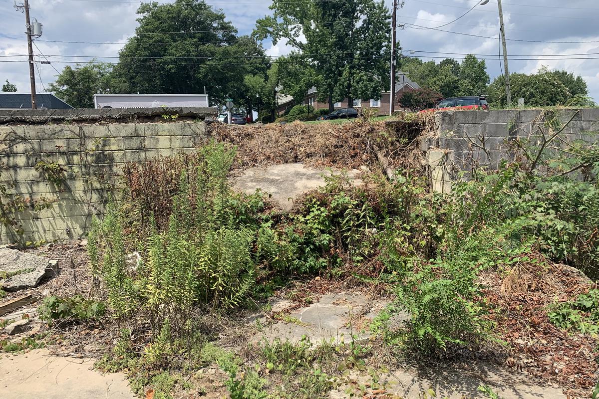 Image for skate spot Gap To Concrete Slab