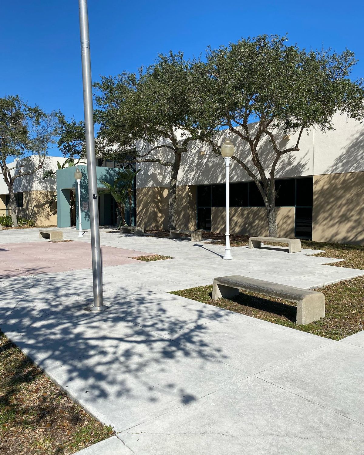 Image for skate spot The Salvation Army - Benches