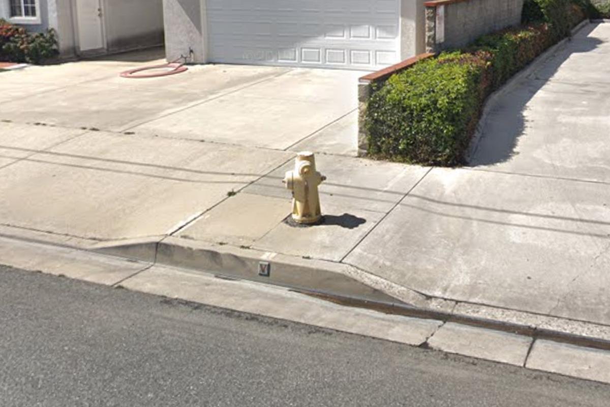 Image for skate spot Bump To Hydrant