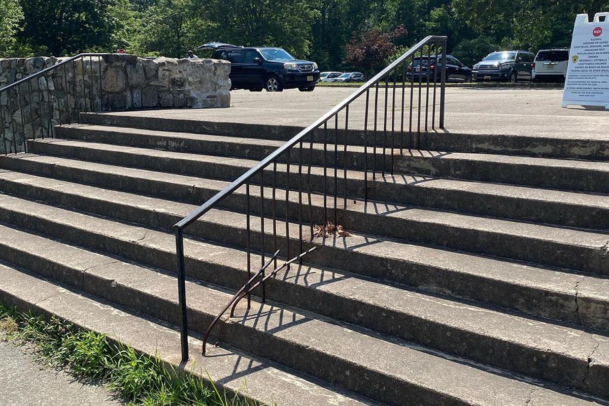 Image for skate spot Shepard Lake 8 Stair Rail